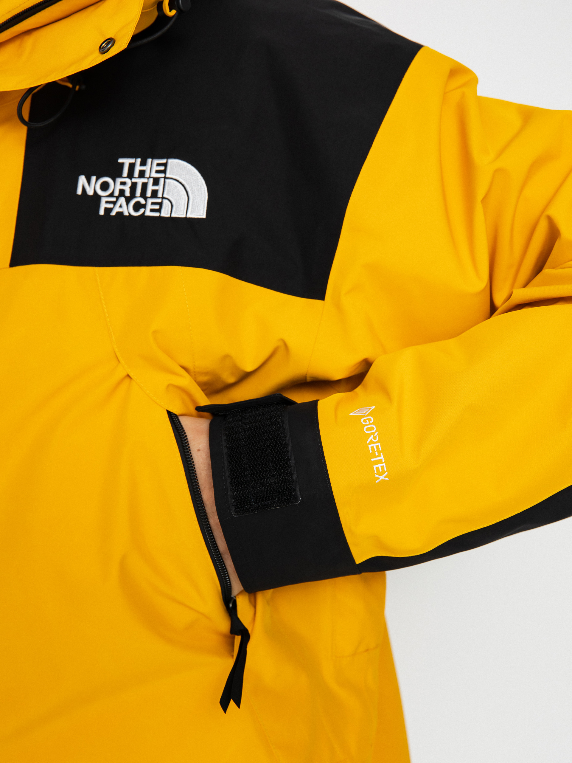 The North Face Gtx Mtn Jacket (summit gold/tnf black)