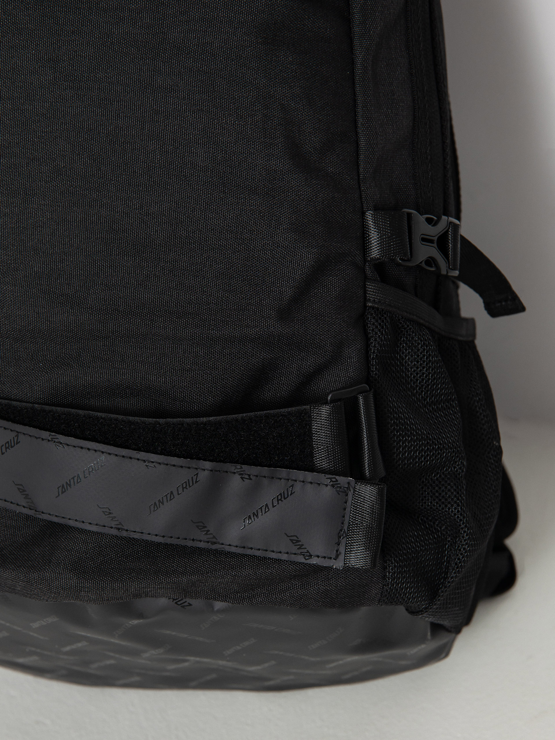 Santa Cruz Sabre Skatepack Rucksack (black)