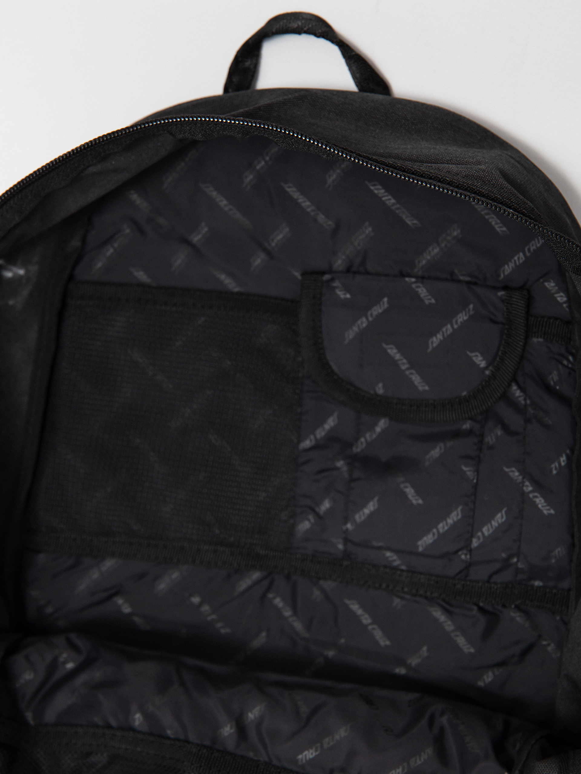 Santa Cruz Sabre Skatepack Backpack (black)