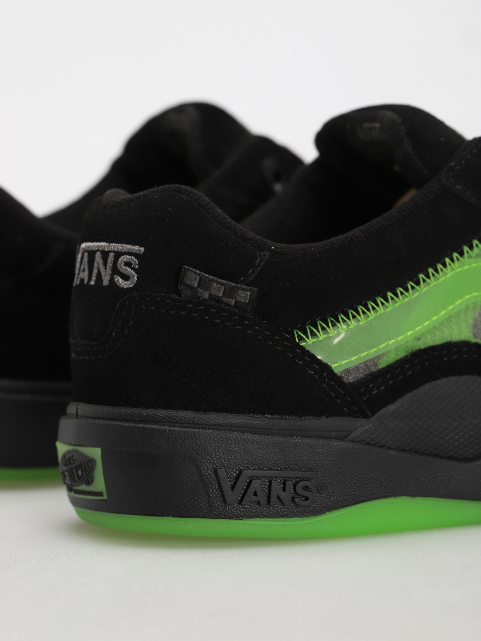 Vans Wayvee Shoes (glow skulls green/black)