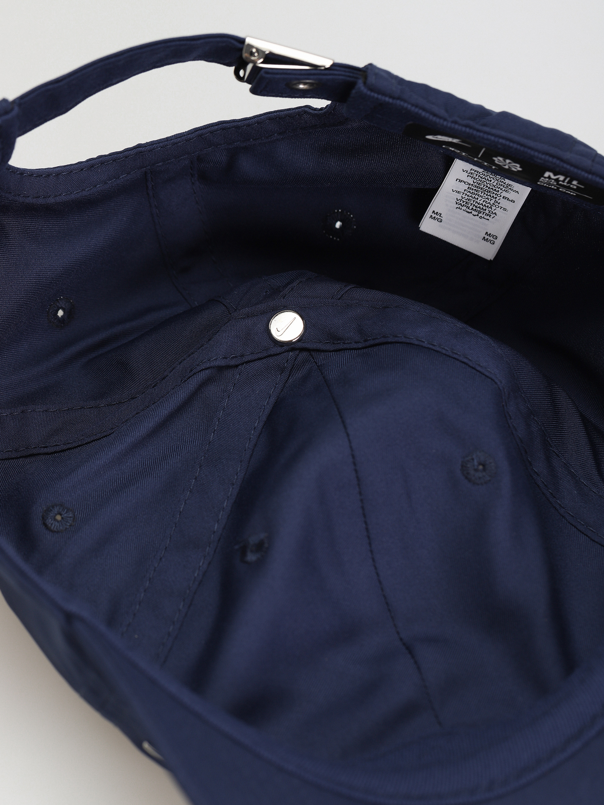 Nike SB Dri FIT Club Cap (midnight navy/metallic silver)