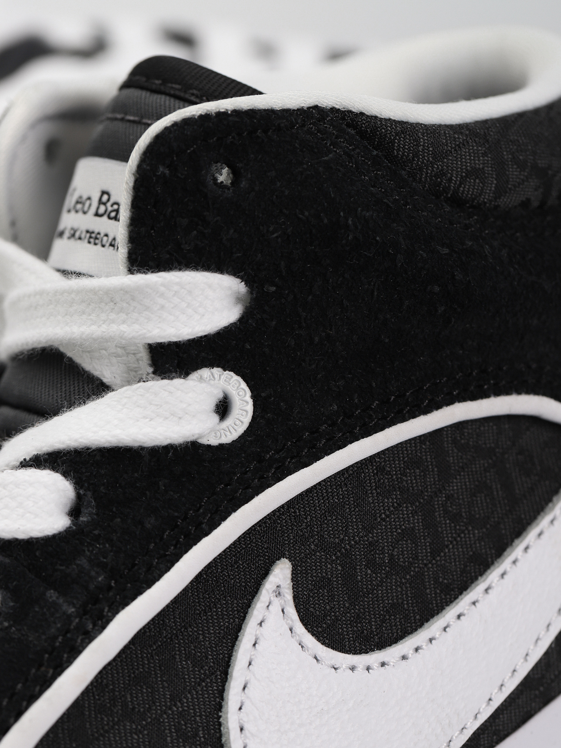 Nike SB React Leo Shoes (black/white black gum light brown)