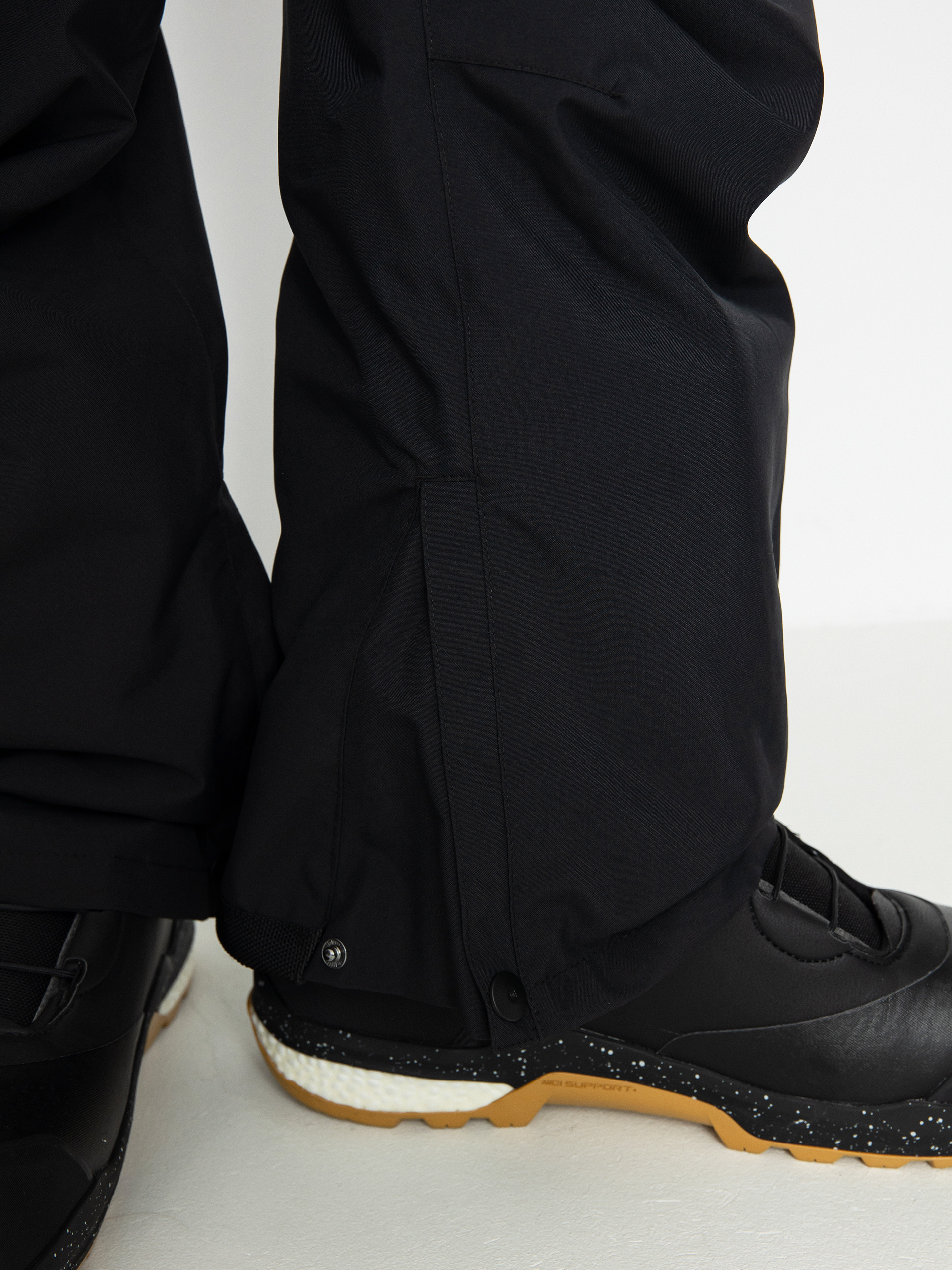 Mens DC Docile Bib Snowboard pants (black)