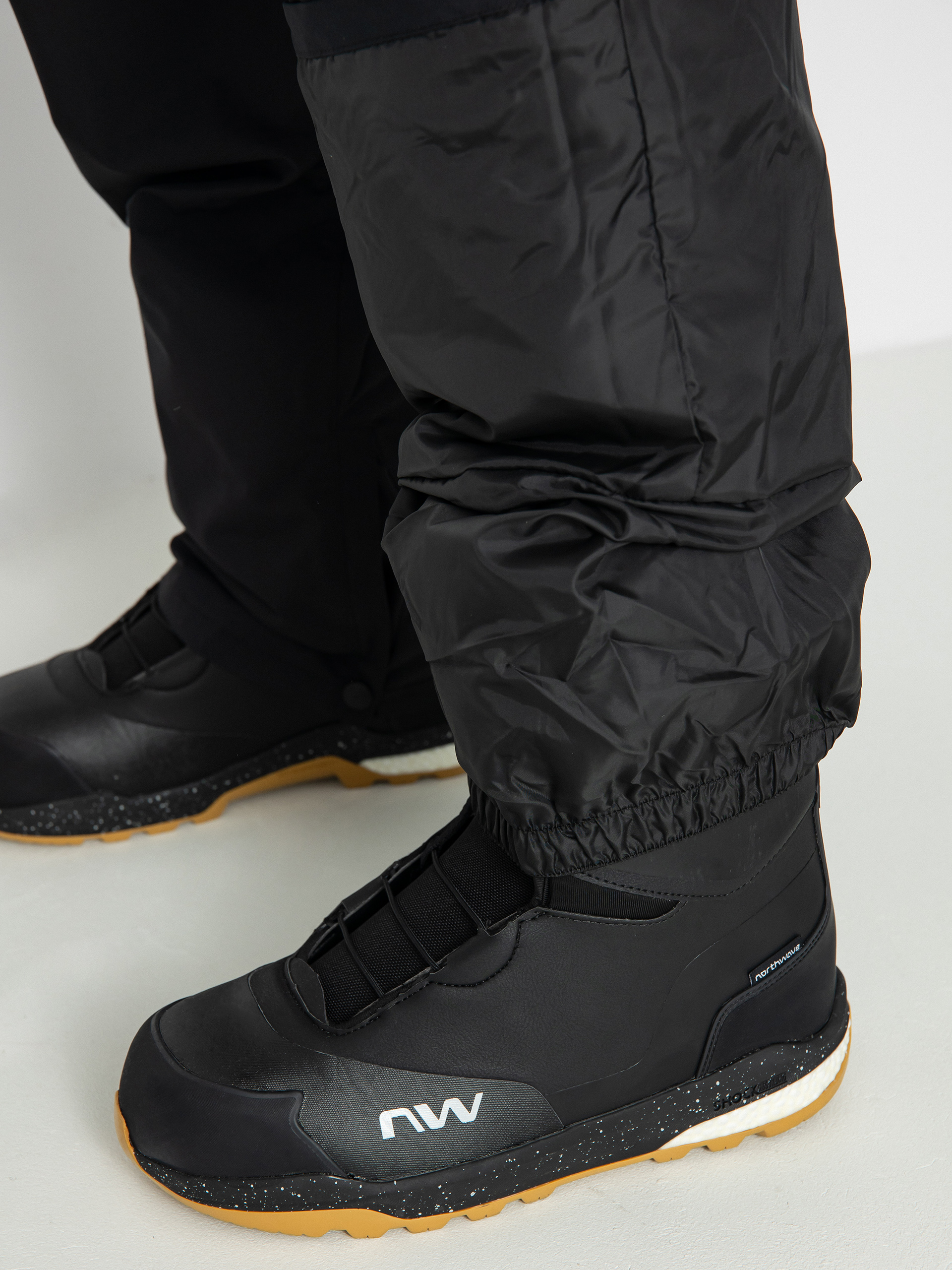 Mens DC Docile Bib Snowboard pants (black)