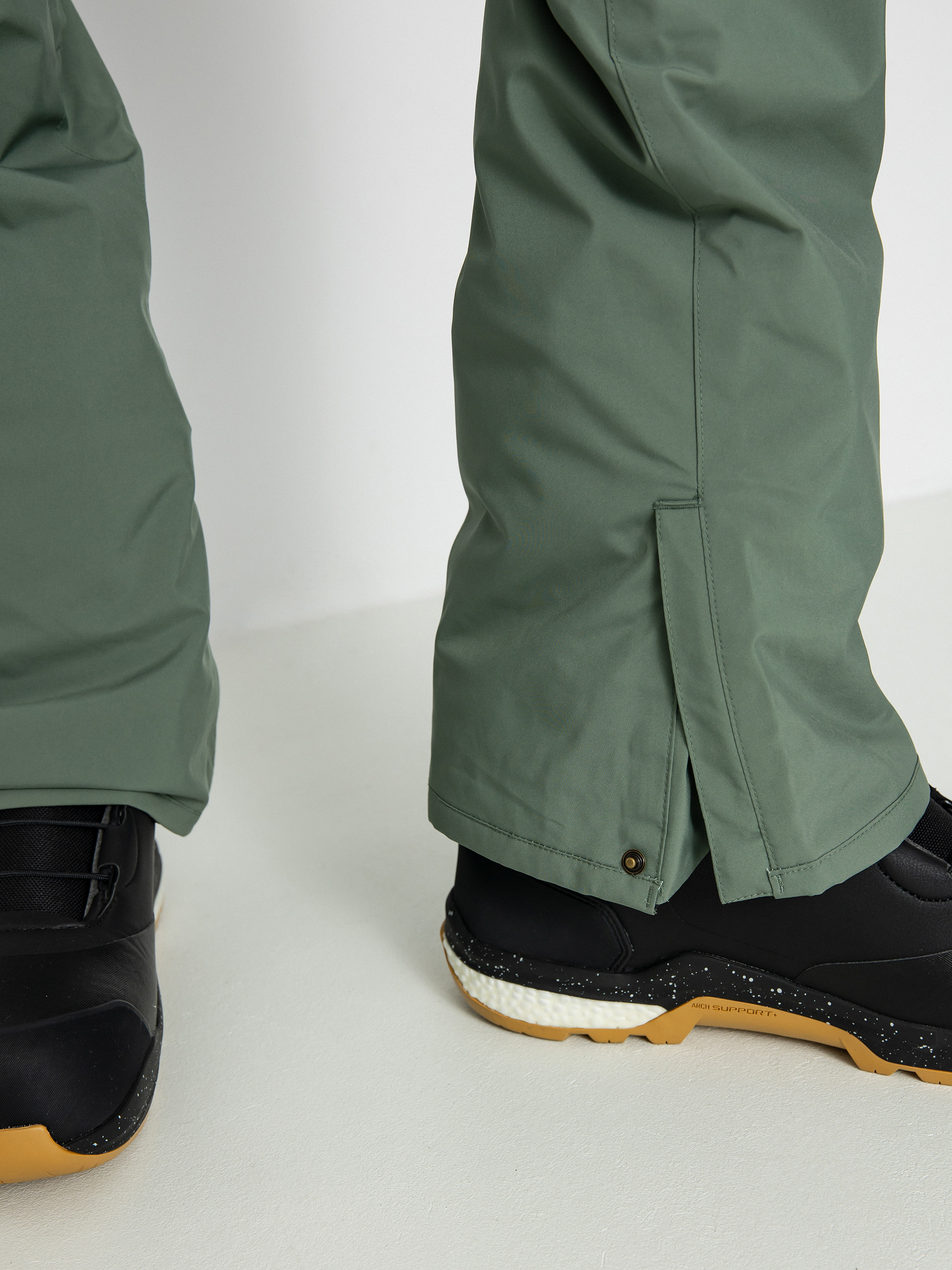 Mens Quiksilver Estate Snowboard pants (laurel wreath)