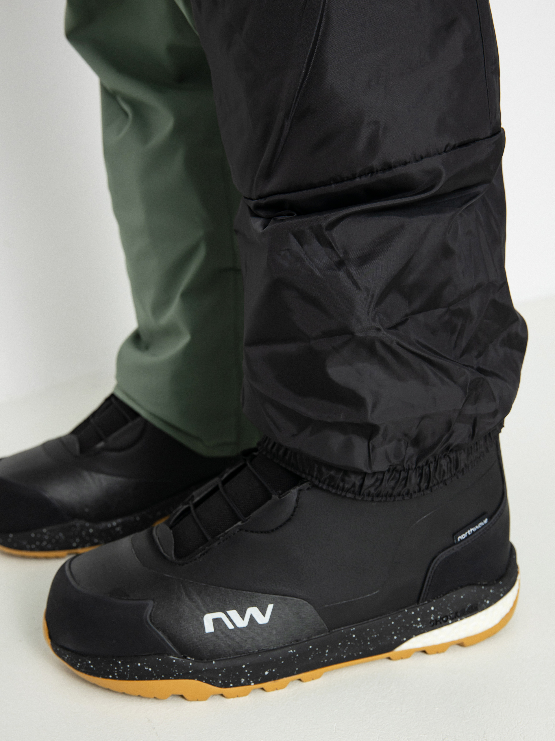 Mens Quiksilver Estate Snowboard pants (laurel wreath)