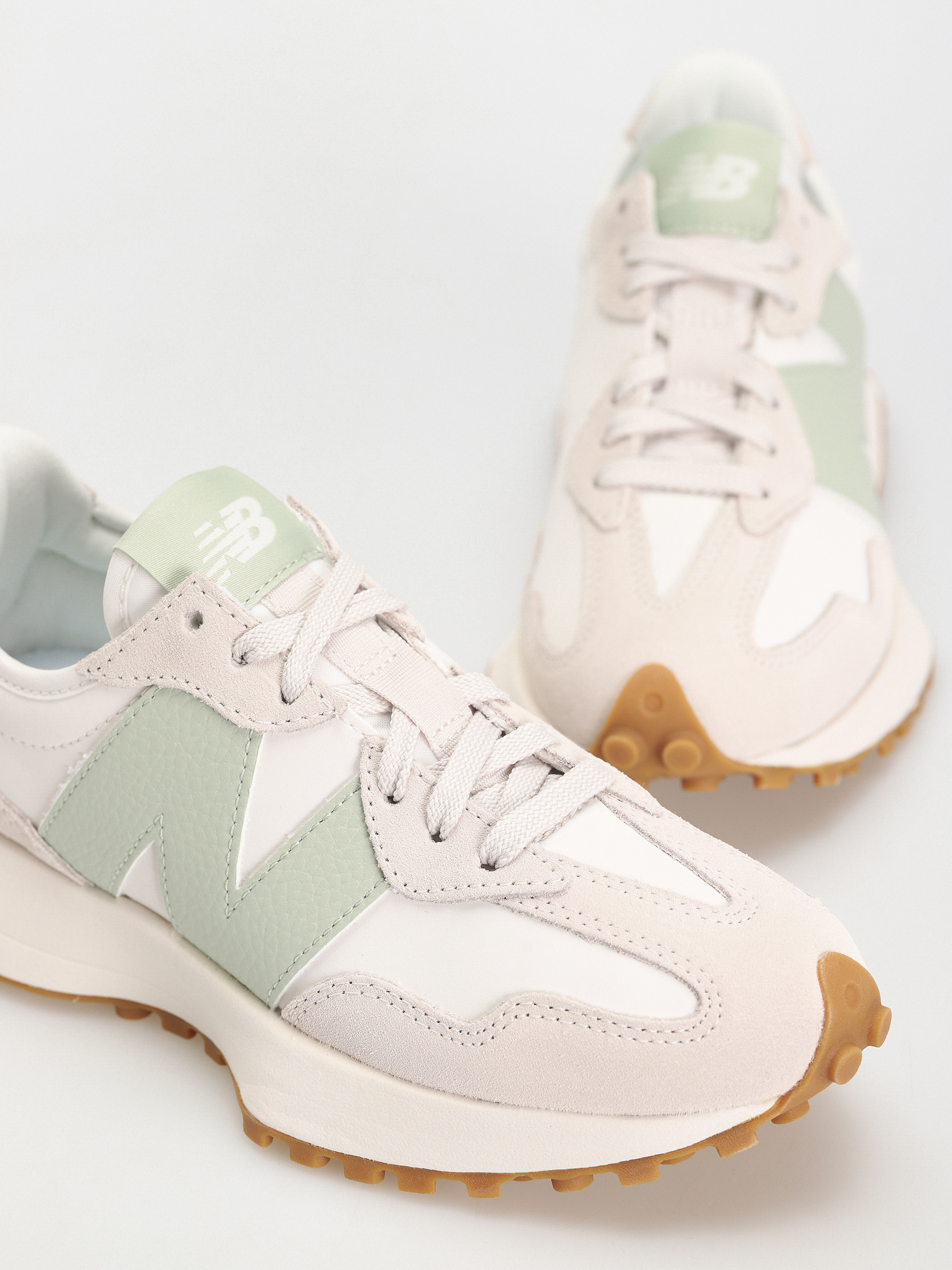 New Balance 327 Shoes Wmn (silver moss)