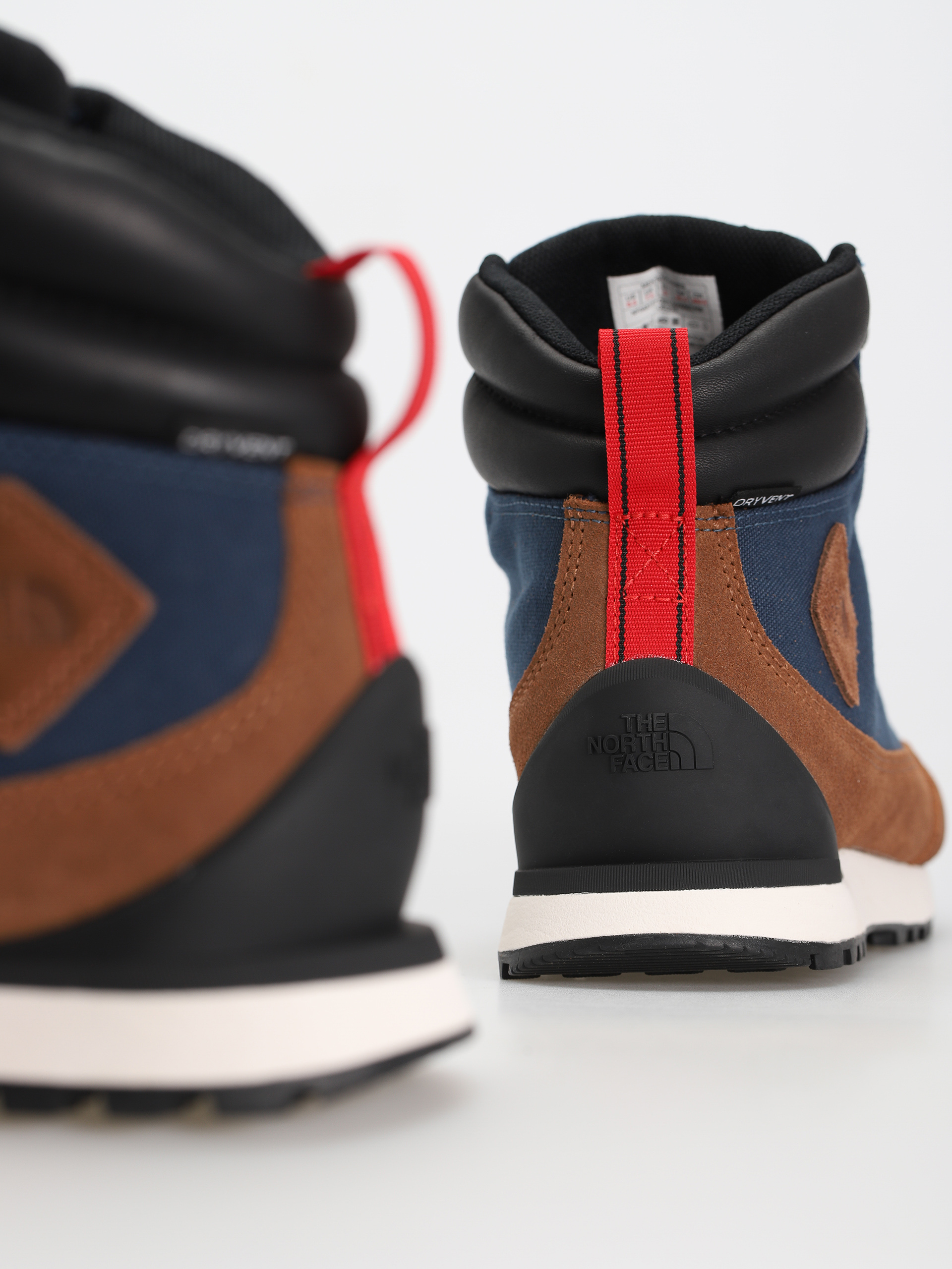 The North Face Back To Berkeley Iv Textile Wp Schuhe (shady blue/monksrobebrn)