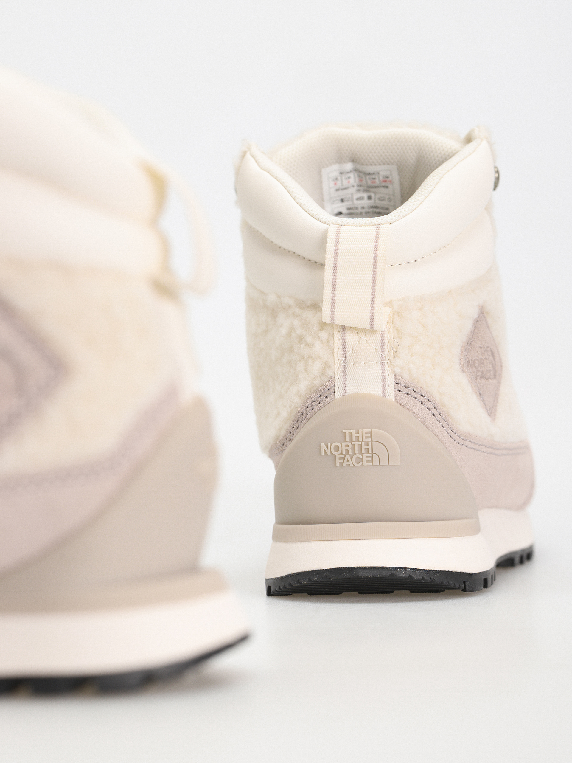 The North Face Back To Berkeley Iv High Pile Shoes Wmn (gardenia white/silvergrey)