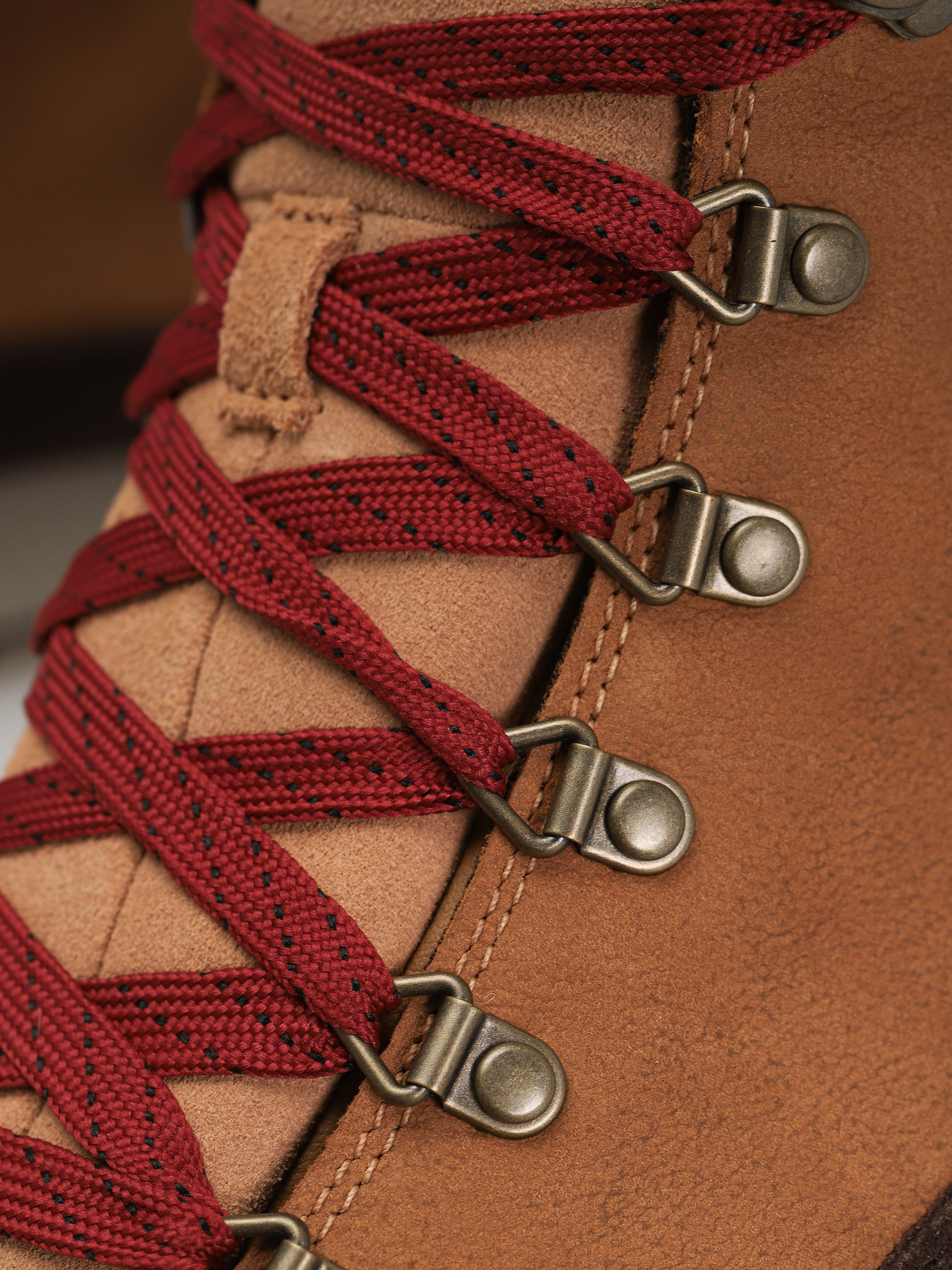 The North Face Back To Berkeley Iv Leather Wp Shoes (almond butter/demtssbrn)