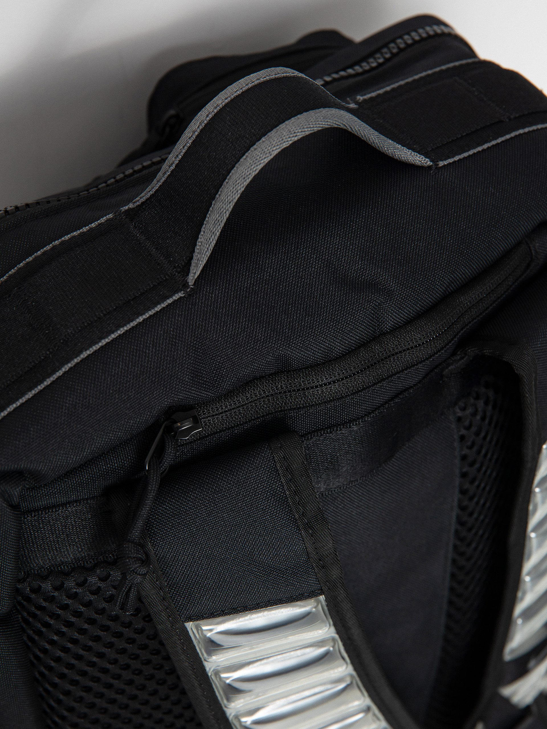 Nike SB Utility Elite Backpack (black/black/enigma stone)
