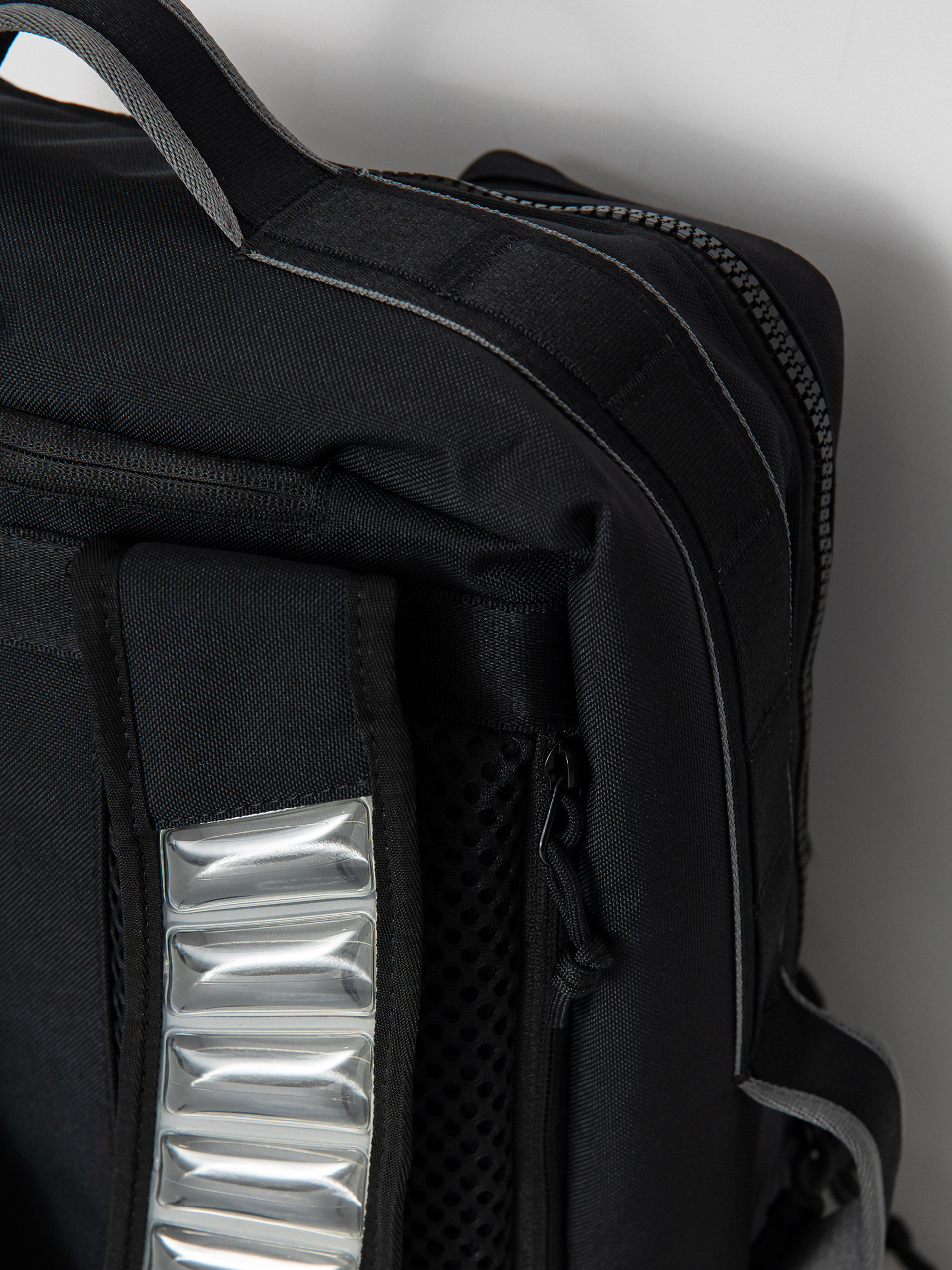 Nike SB Utility Elite Backpack (black/black/enigma stone)