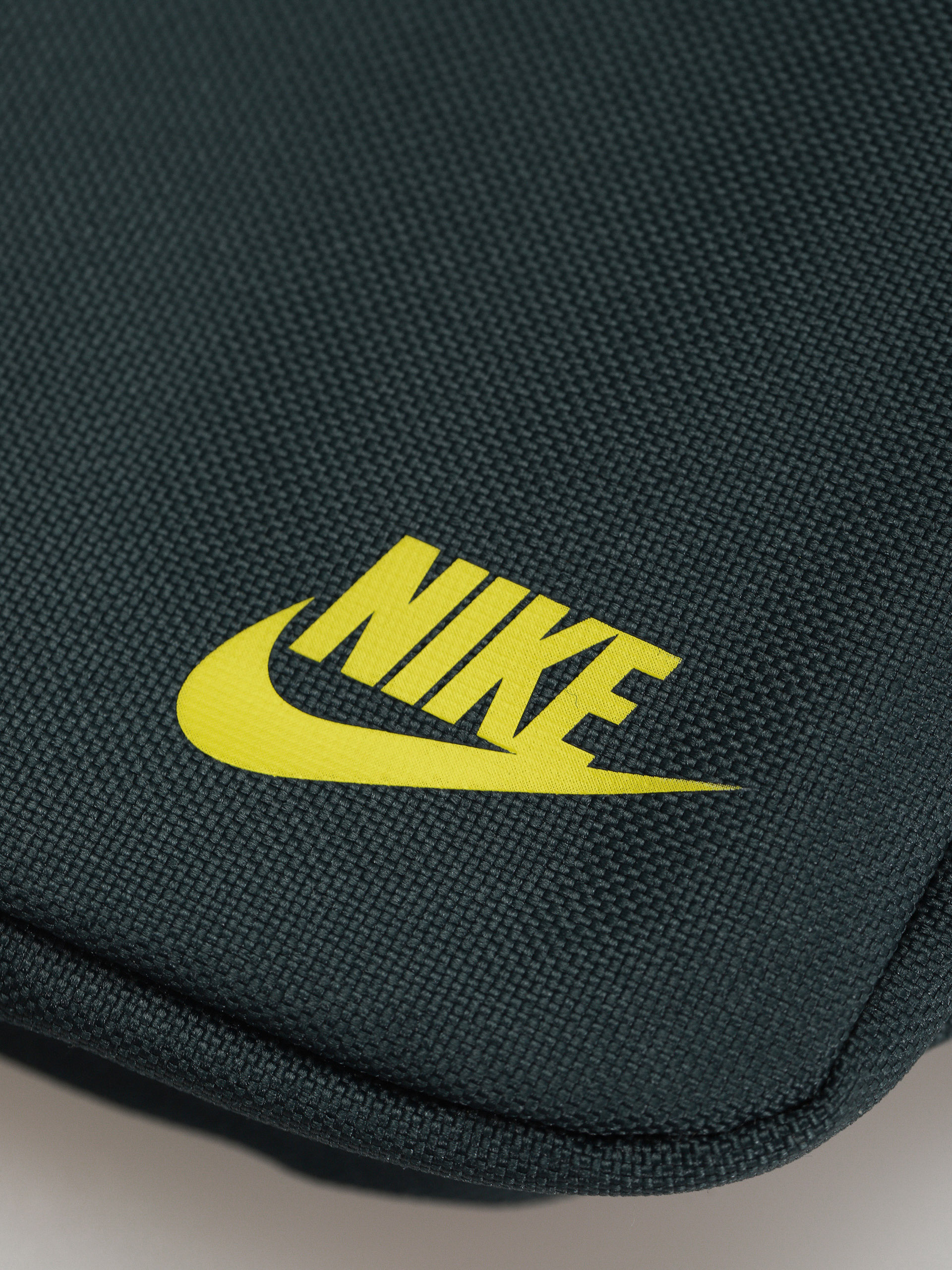 Nike SB Heritage Crossbody Tasche (deep jungle/high voltage)