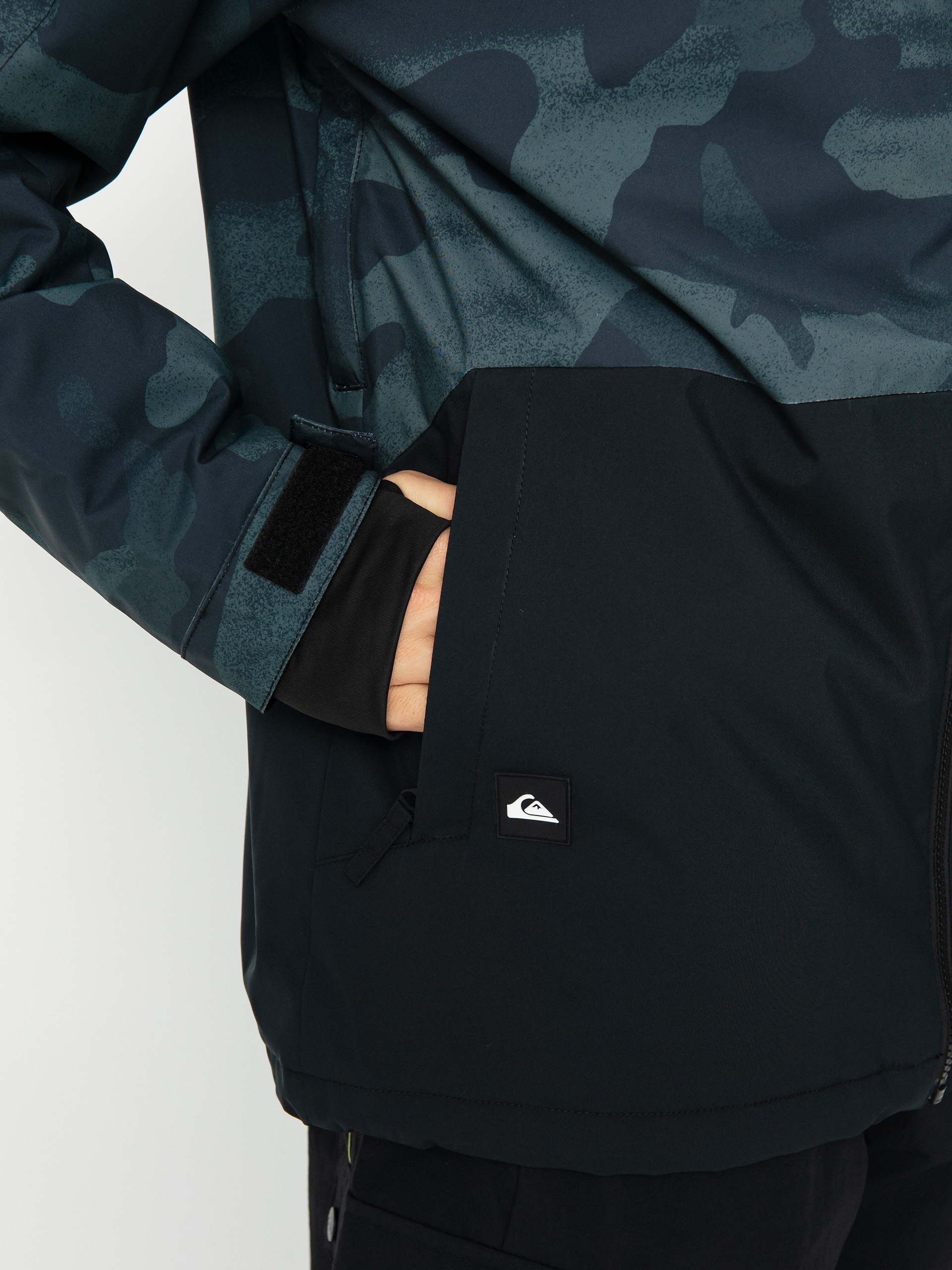 Herren Quiksilver Mission Printed Block Snowboardjacke (spray camo true black)