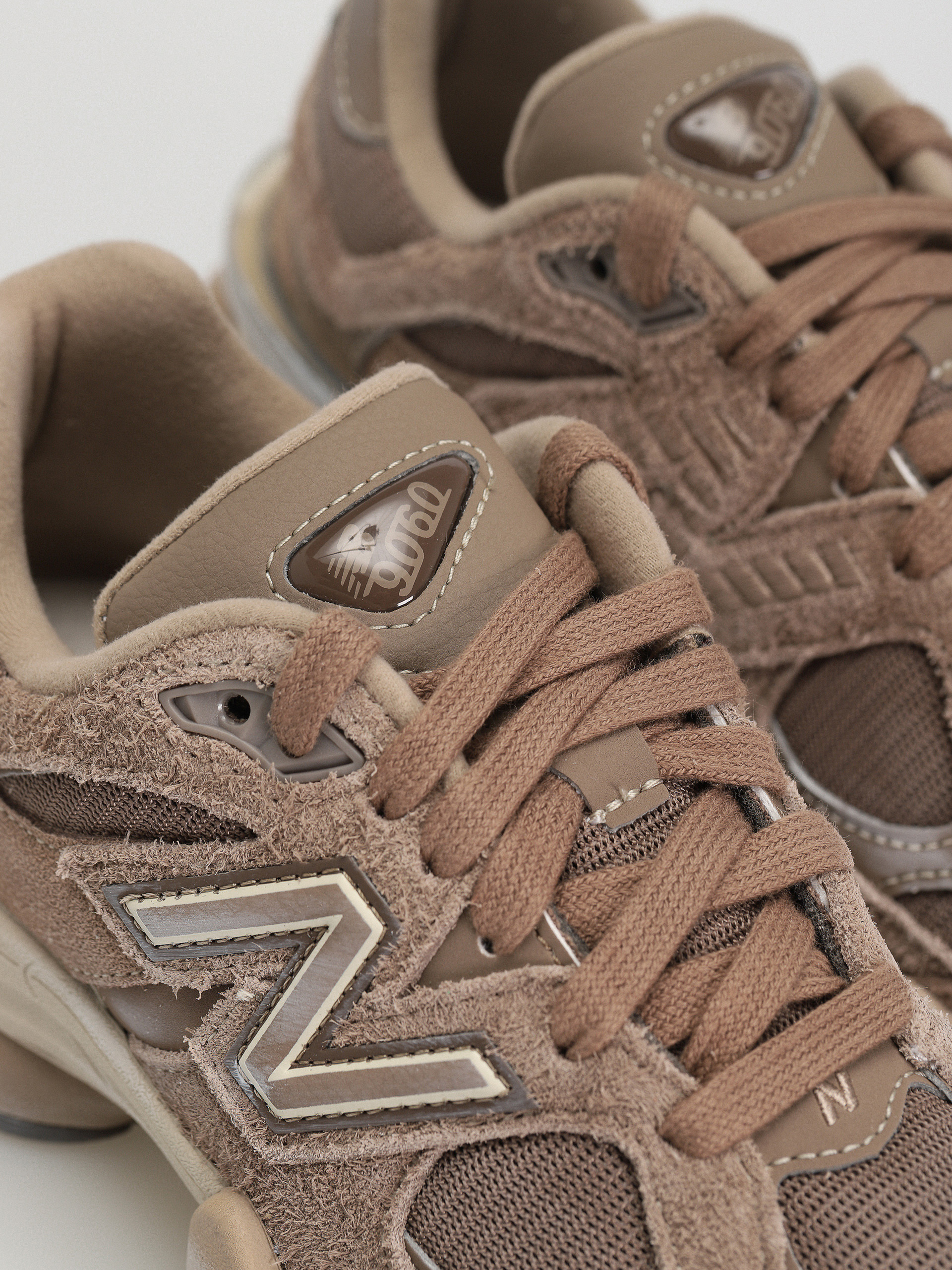 New Balance 9060 Shoes (mushroom)