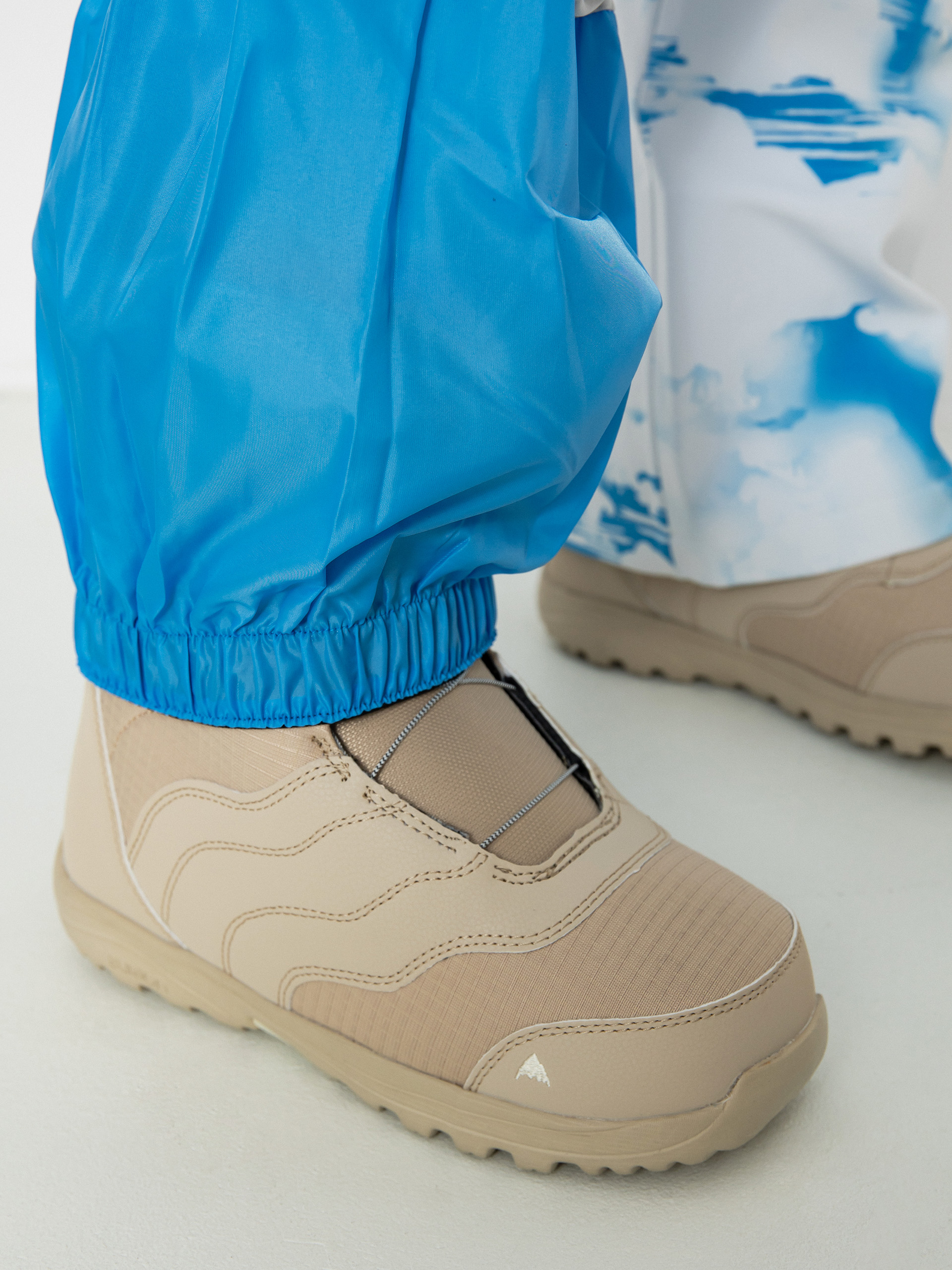 Damen Roxy Chloe Kim Snowboardhose (azure blue clouds)