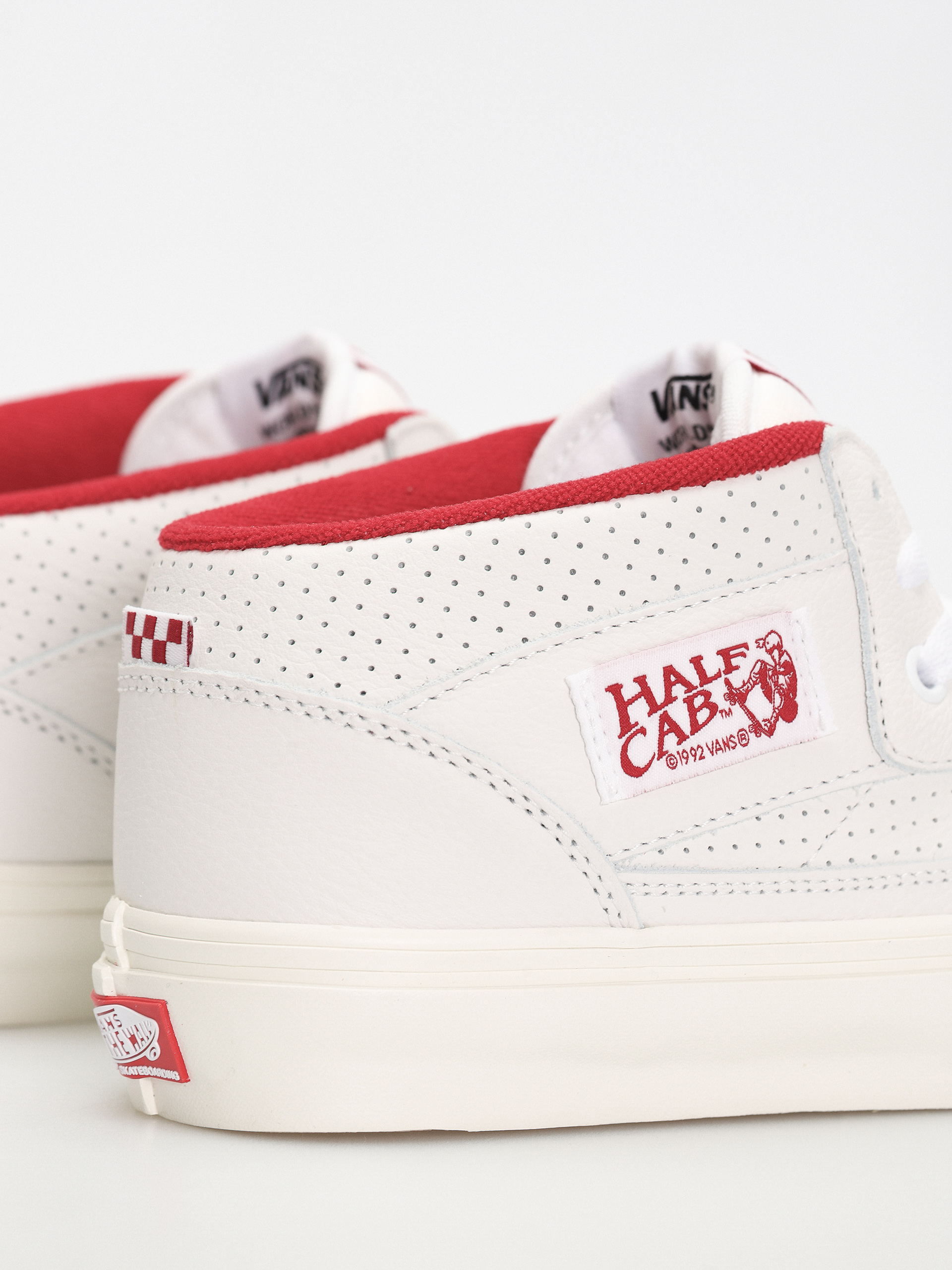 Vans Skate Half Cab Shoes (vintage sport white/red)