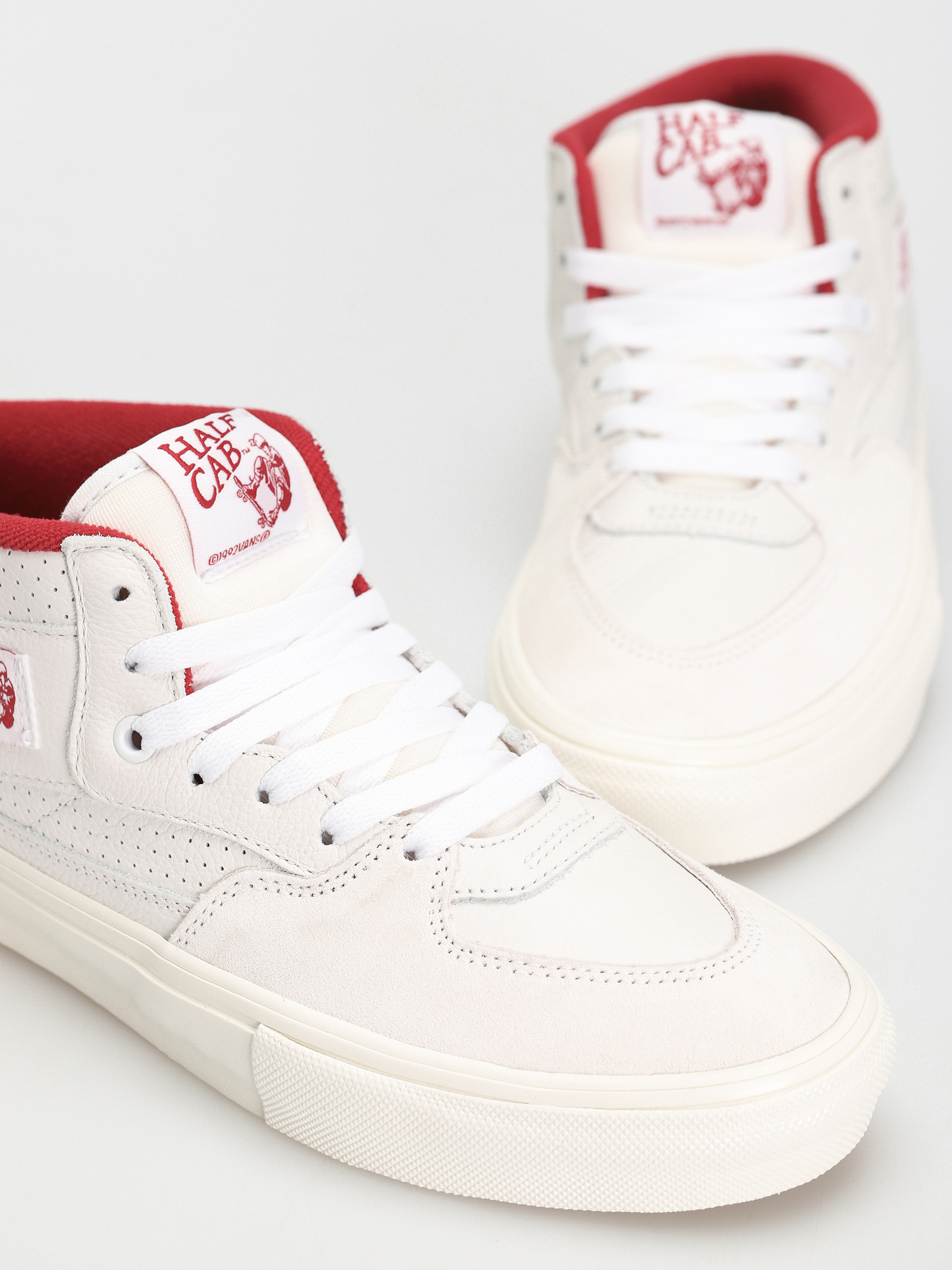 Vans Skate Half Cab Shoes (vintage sport white/red)