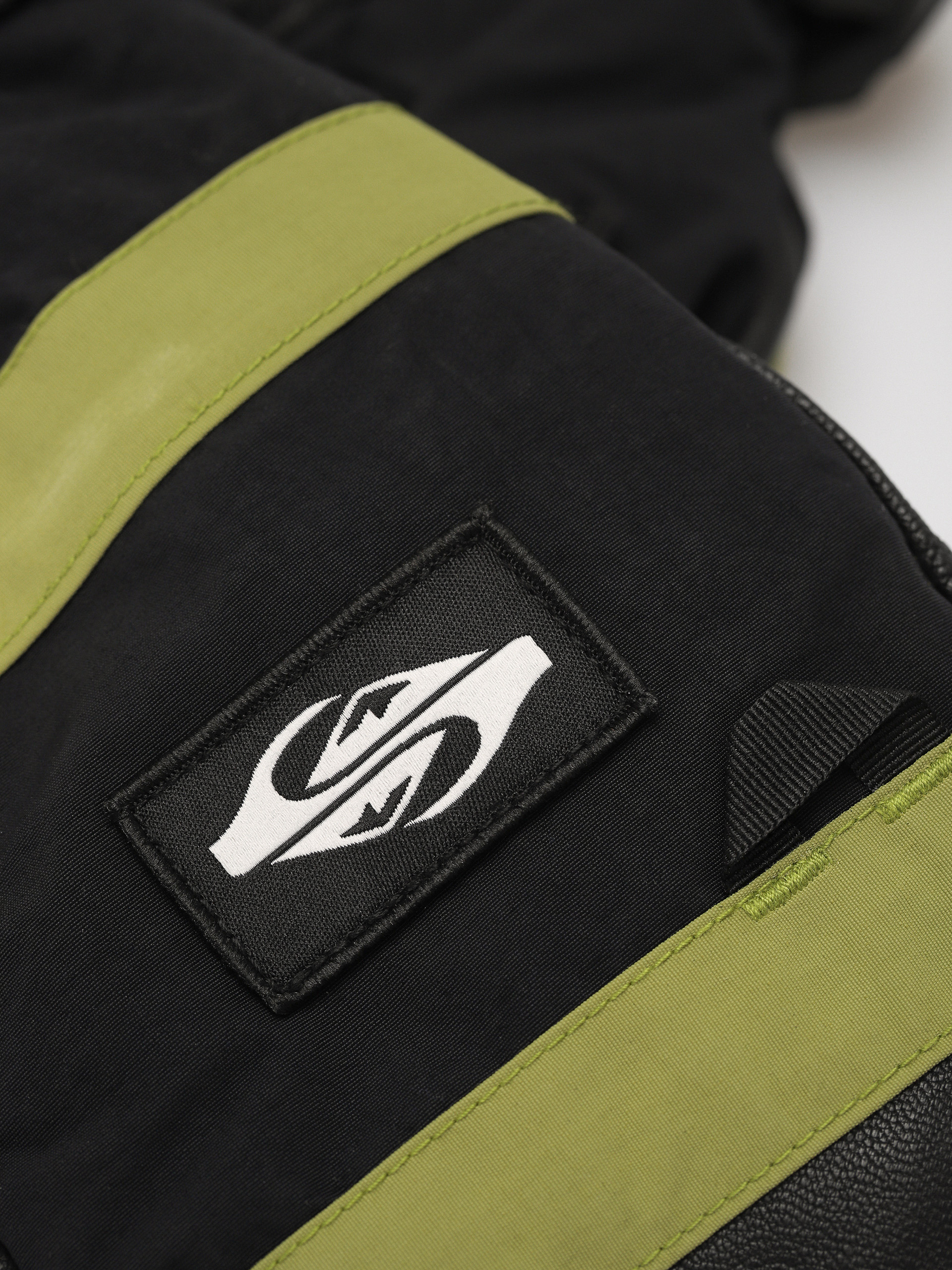 Quiksilver Austen Sweetin Goretex Mitt Gloves (true black)