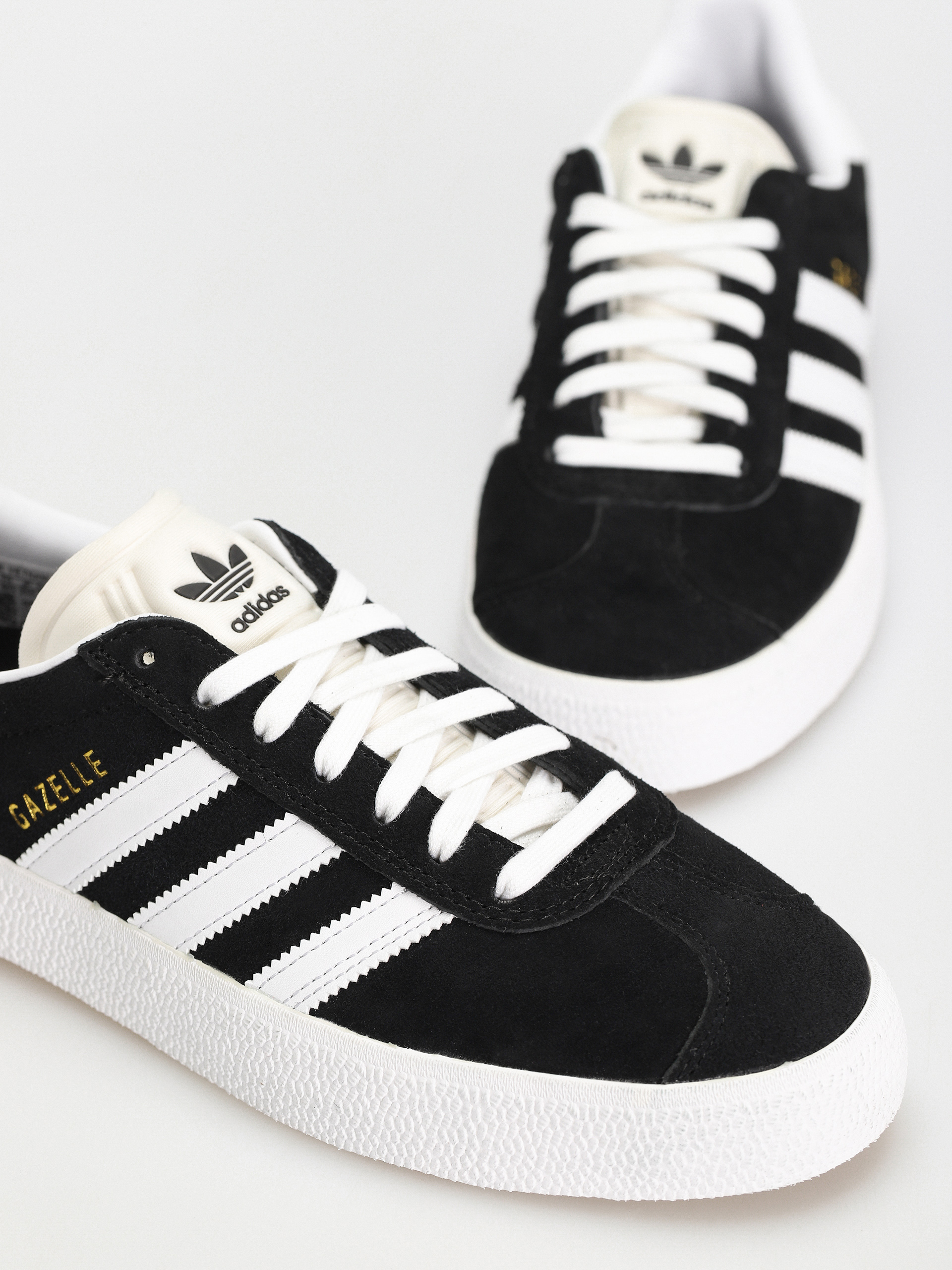 adidas Gazelle ADV Shoes (core black/cloud white/gold metallic)