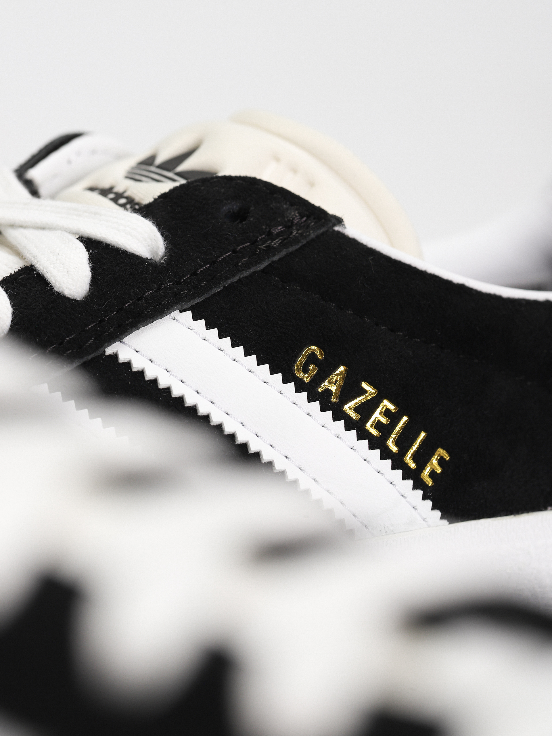 adidas Gazelle ADV Shoes (core black/cloud white/gold metallic)