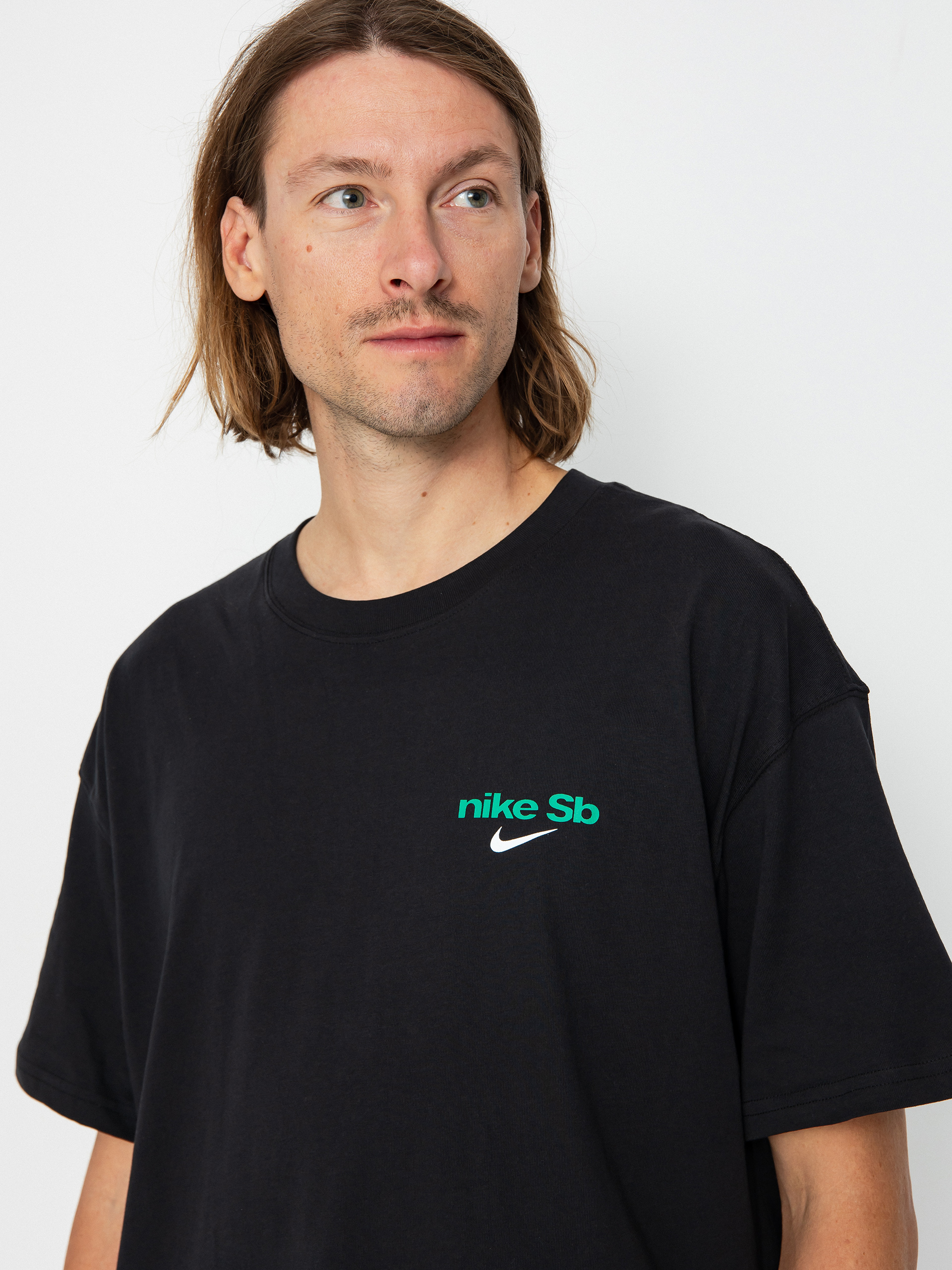 nike repeat t shirt black