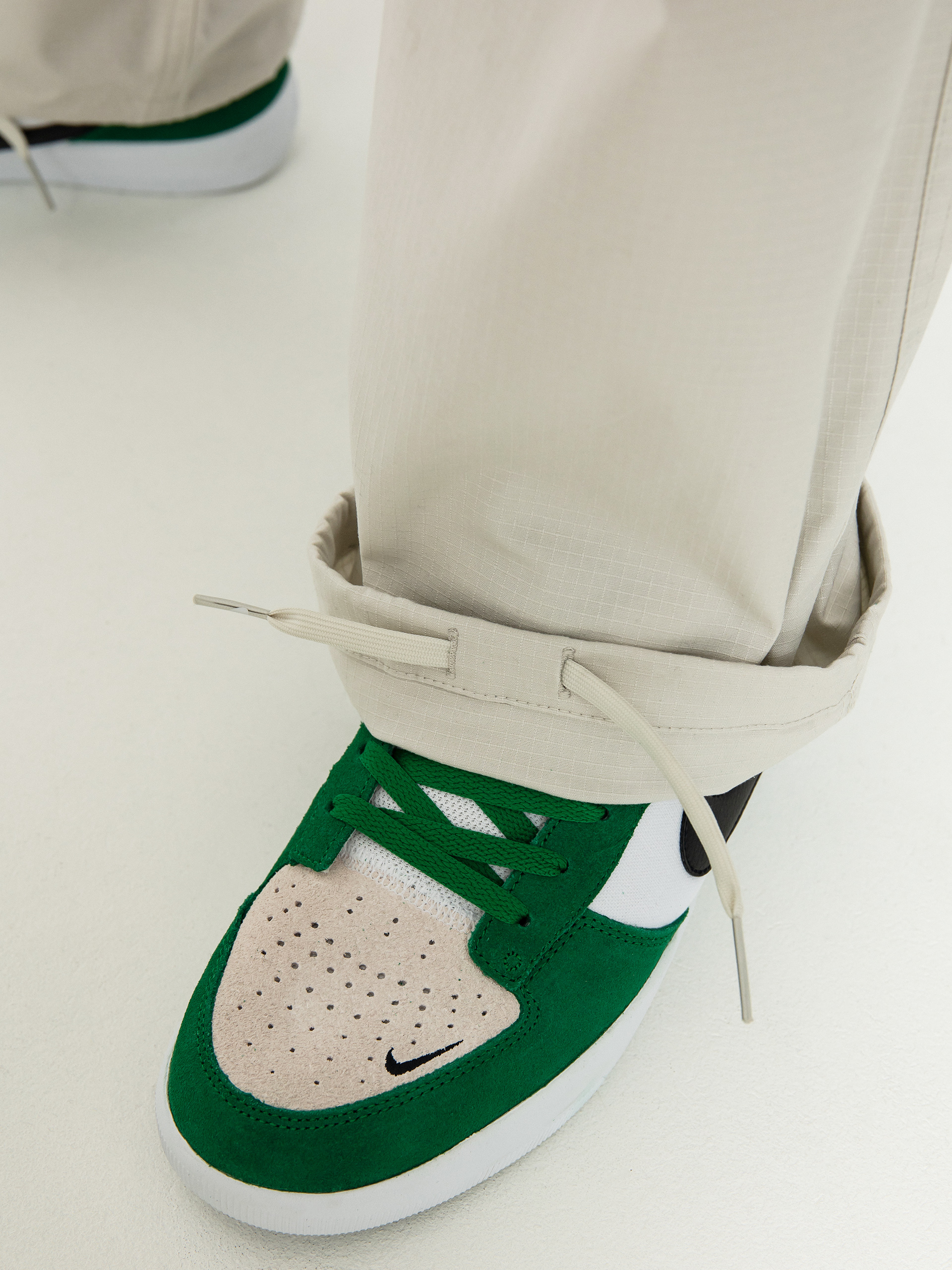 Nike SB Kearny Cargo Pants (light bone)