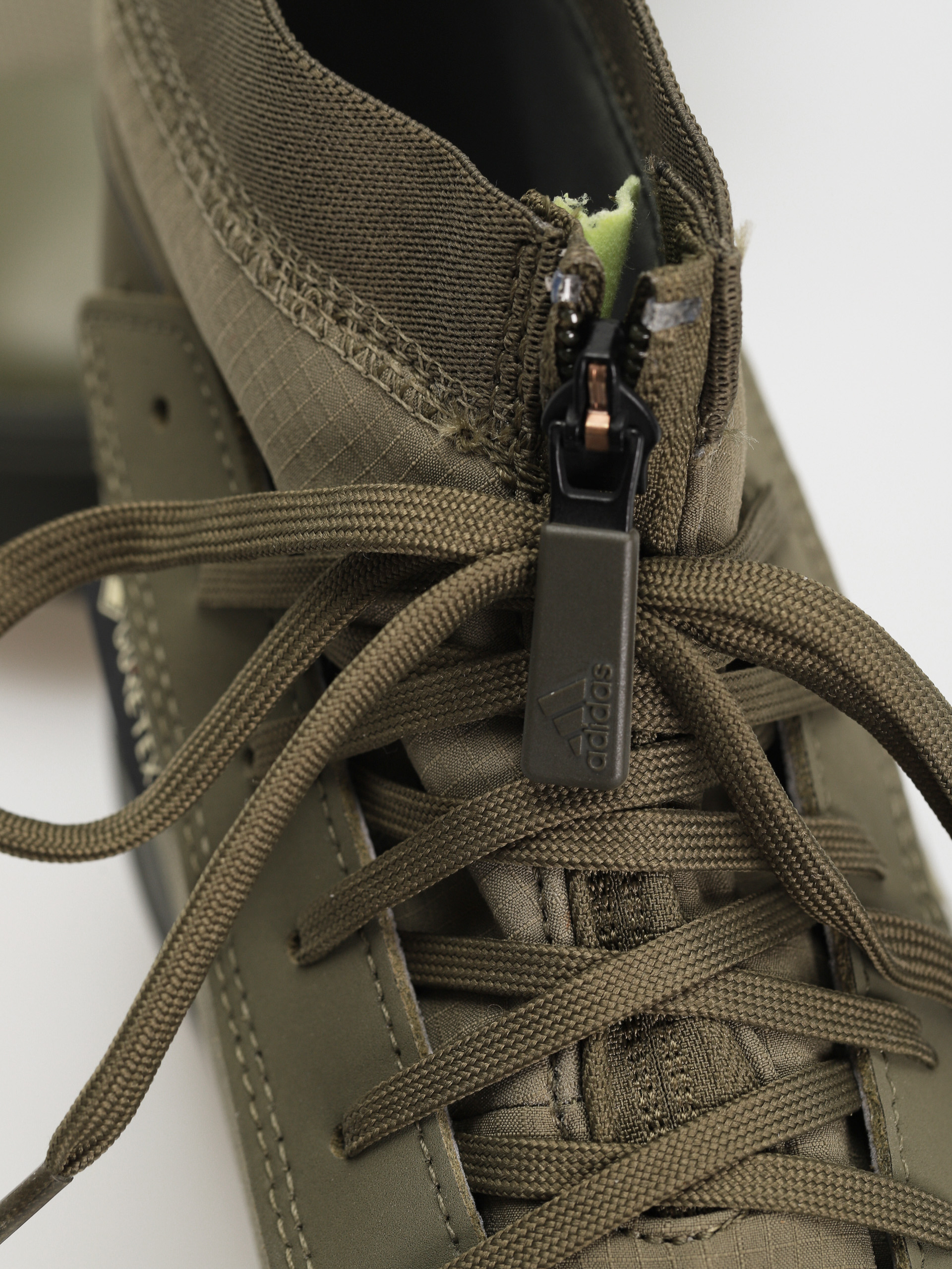 adidas Originals Znsored Hi Gtx Shoes (olistr/olistr/shaoli)