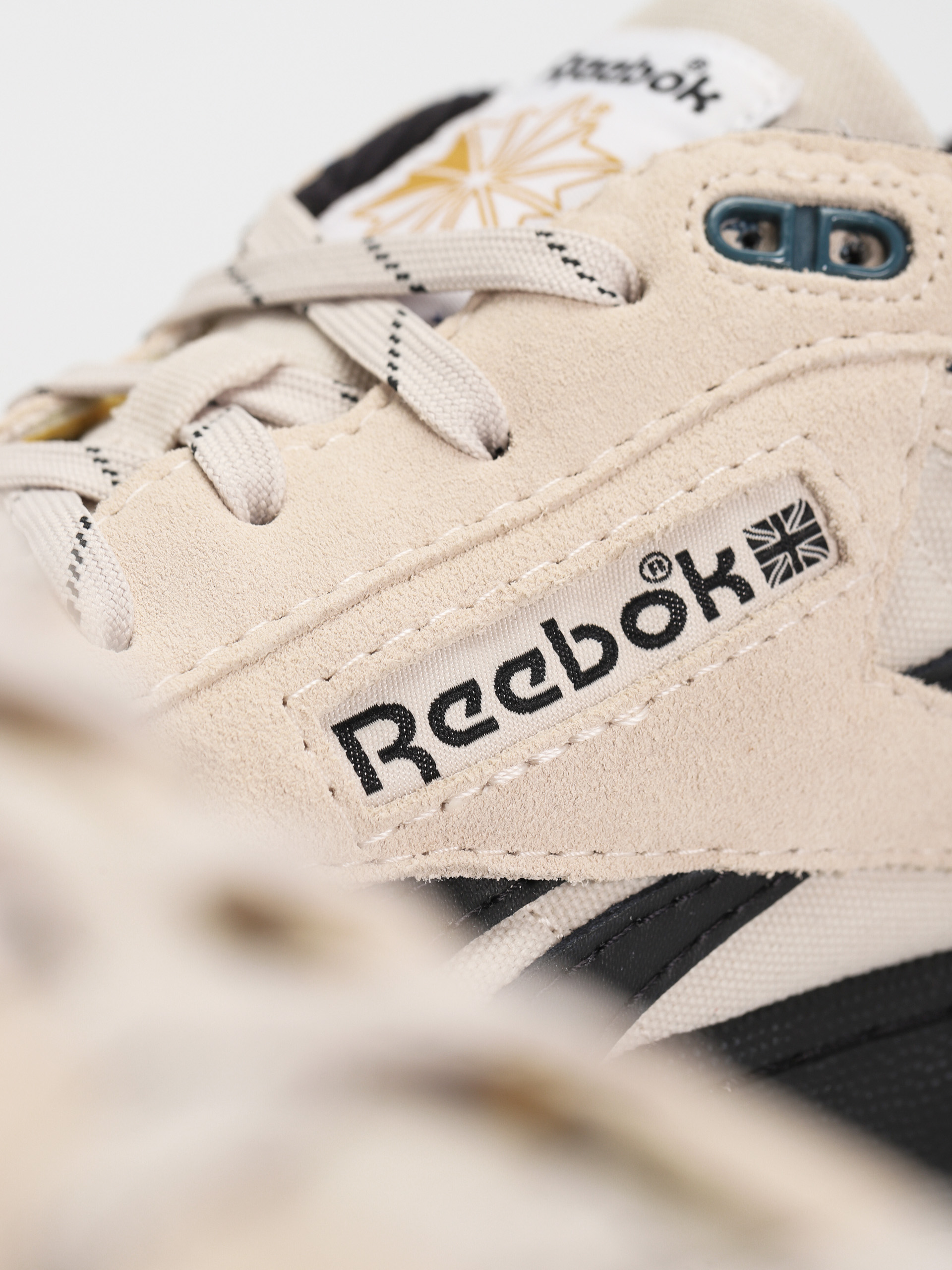 Reebok Club C Mid II Revenge Shoes (stucco/hooblu/cblack)