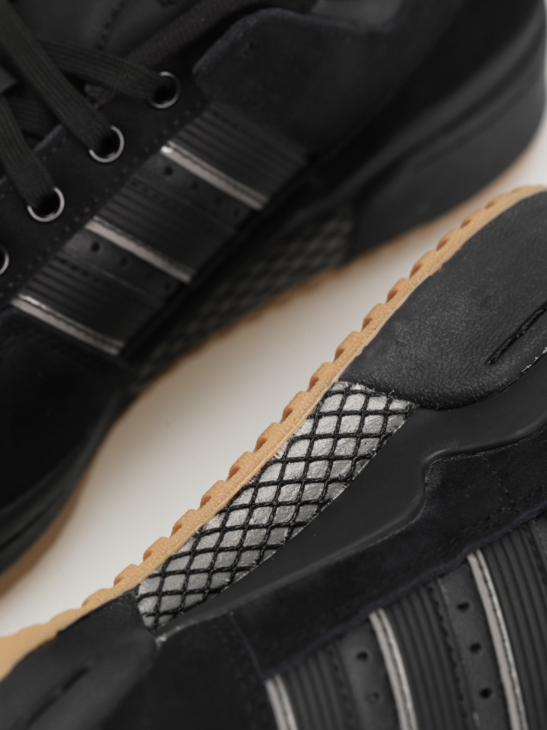 adidas Forum 84 Low ADV Shoes (cblack/carbon/grethr)