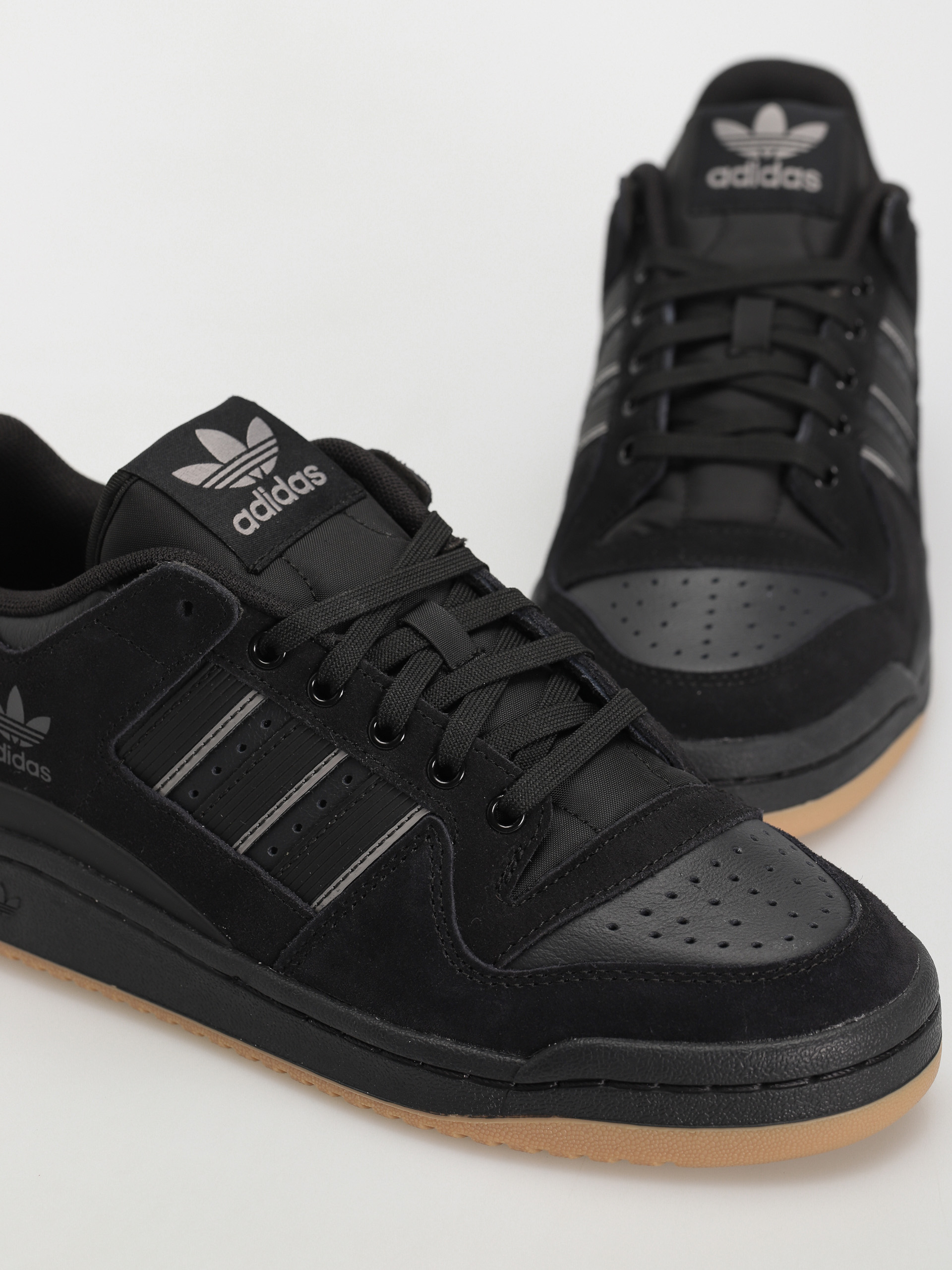 adidas Forum 84 Low ADV Shoes (cblack/carbon/grethr)
