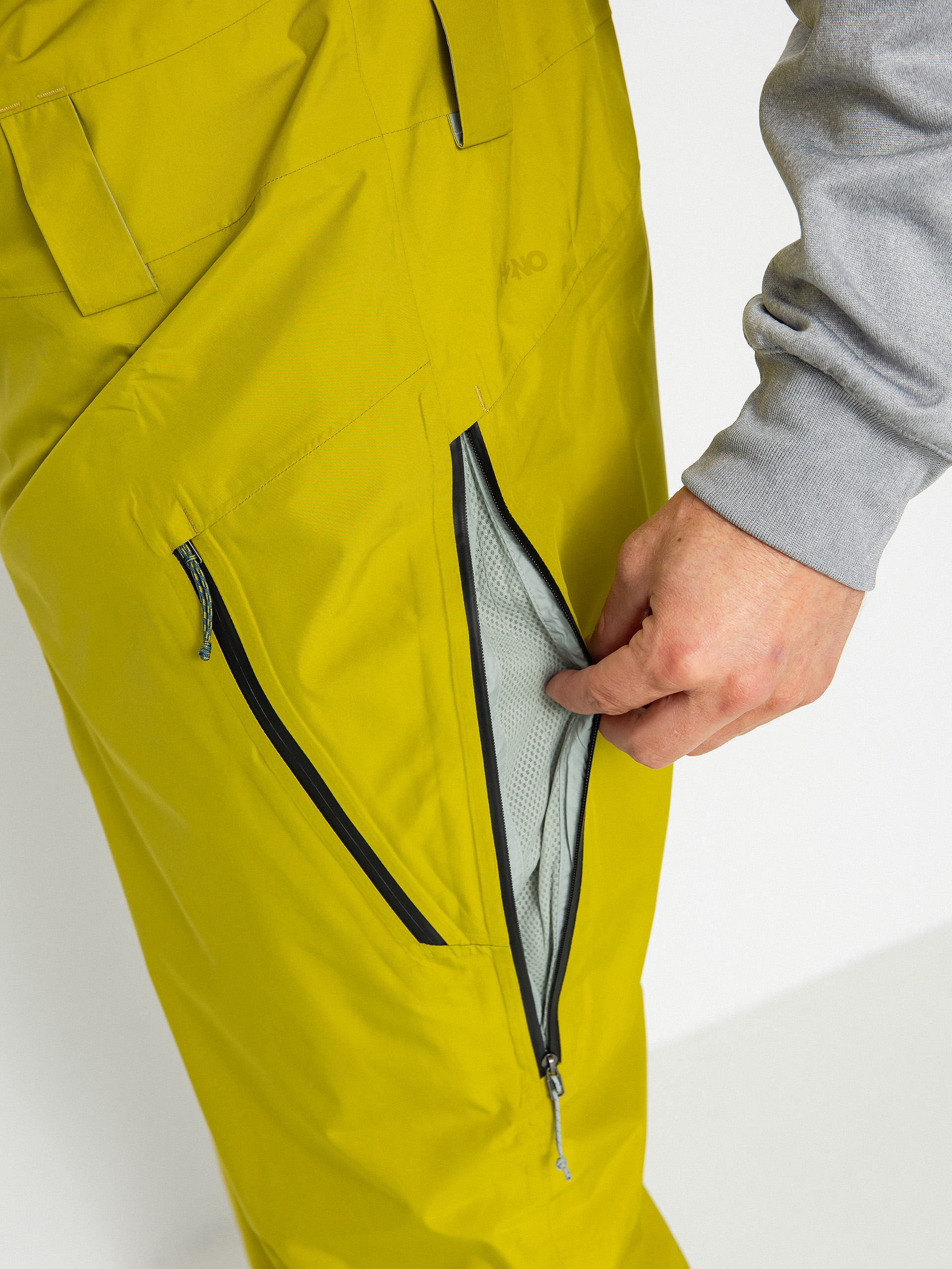 Mens Patagonia Powder Town Bibs Snowboard pants (shrub green)