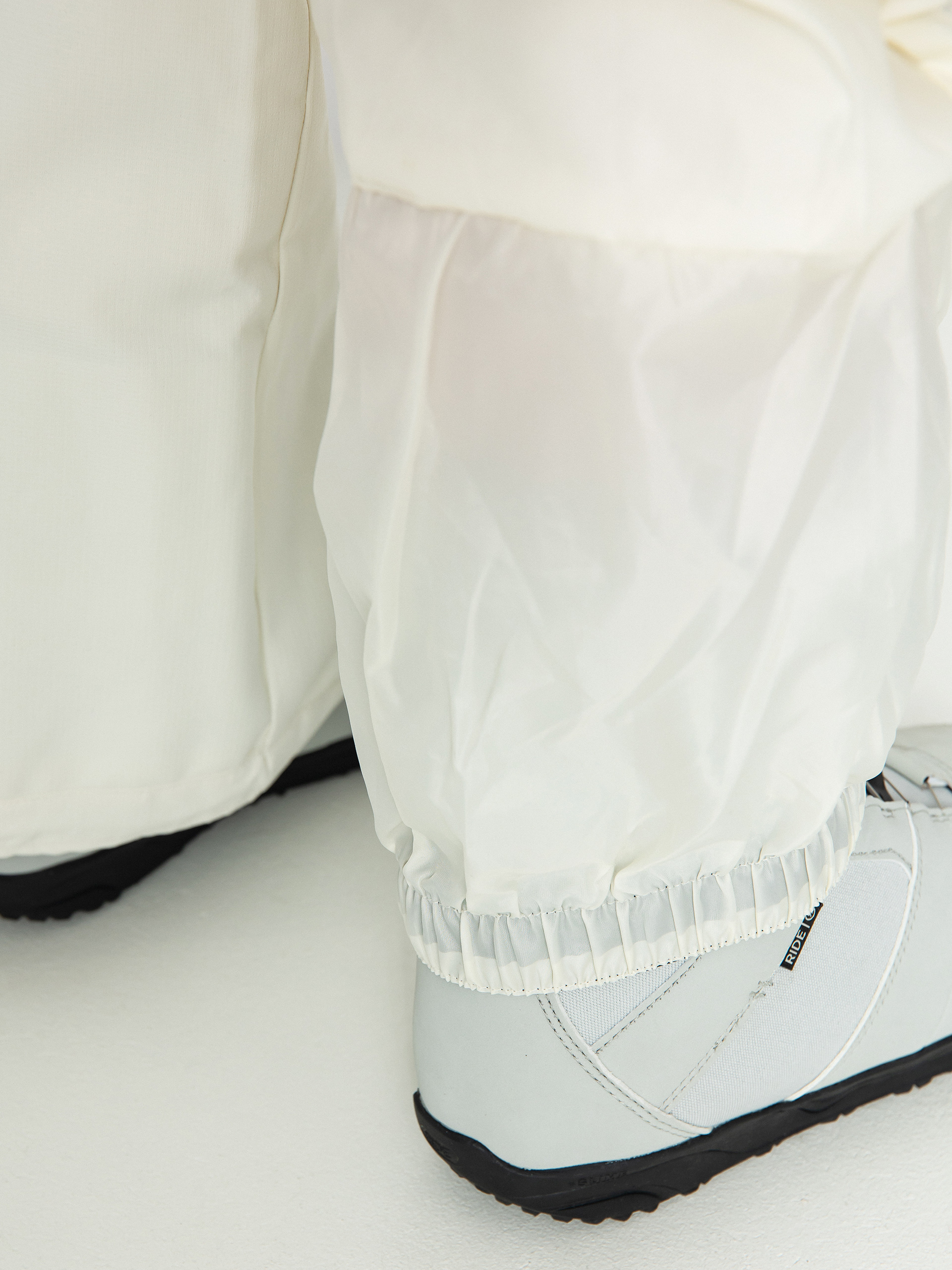 Damen Roxy Passive Lines Snowboardhose (egret)