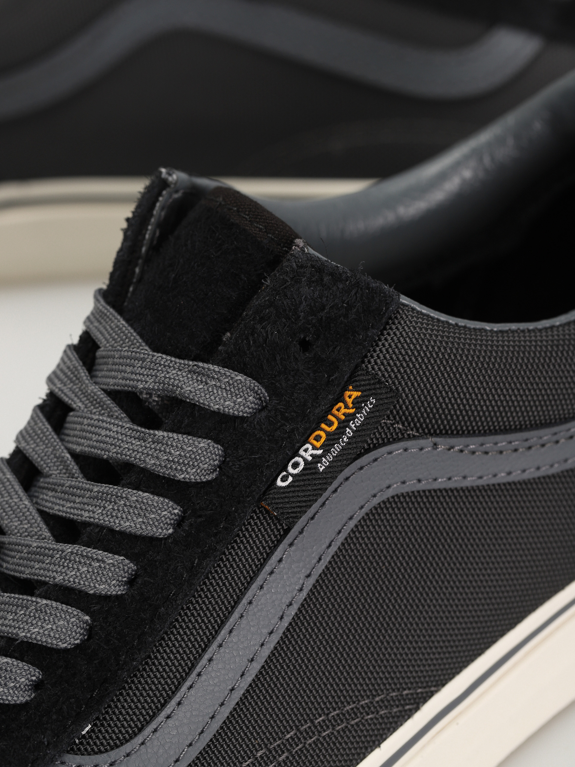 Vans Old Skool Shoes (cordura black)