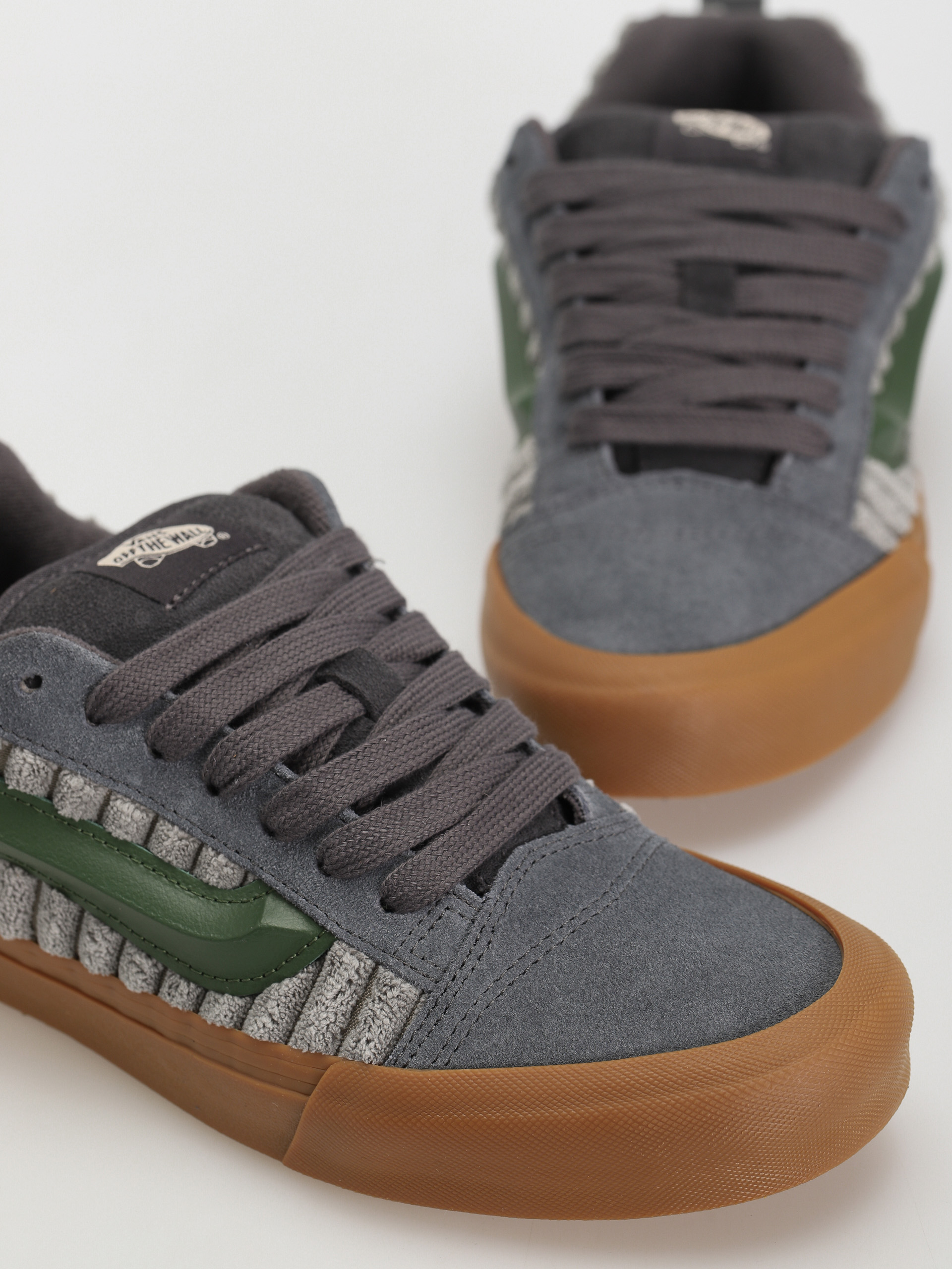 Vans Knu Skool Shoes (jumbo cord dark grey)