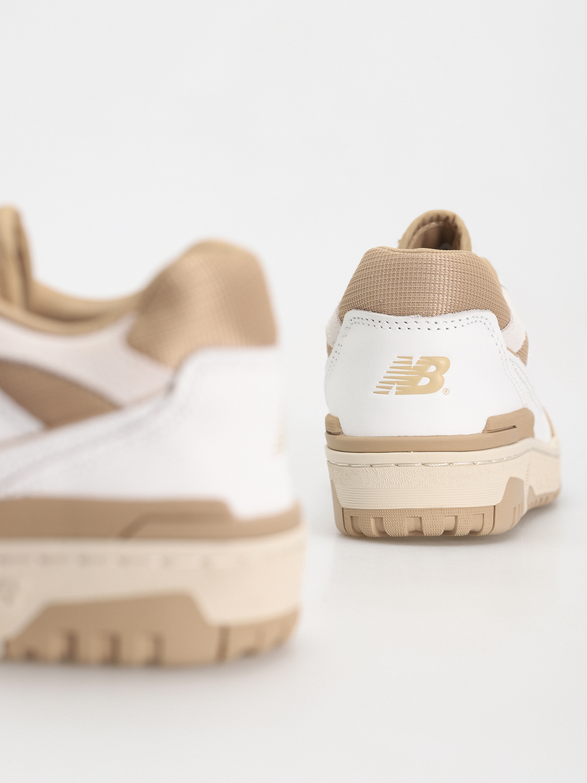New Balance 550 Shoes (white/beige)