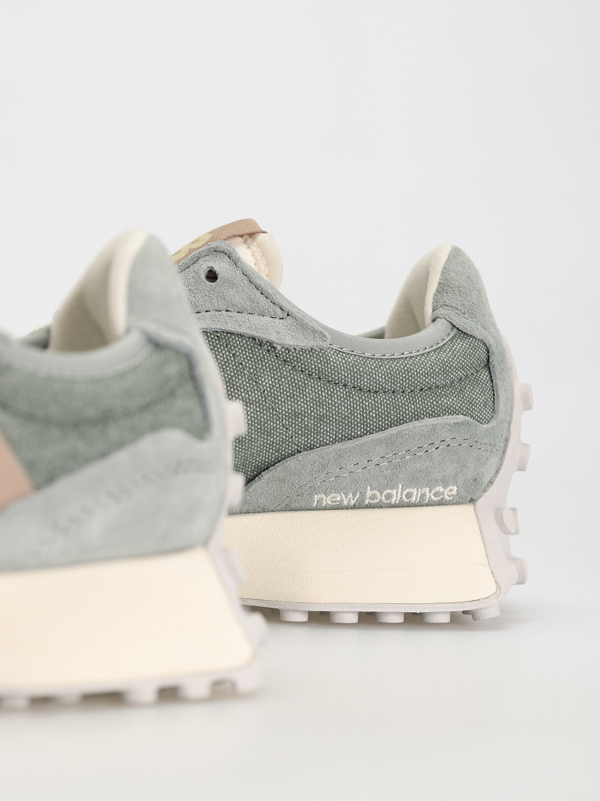 New Balance 327 Shoes (juniper)