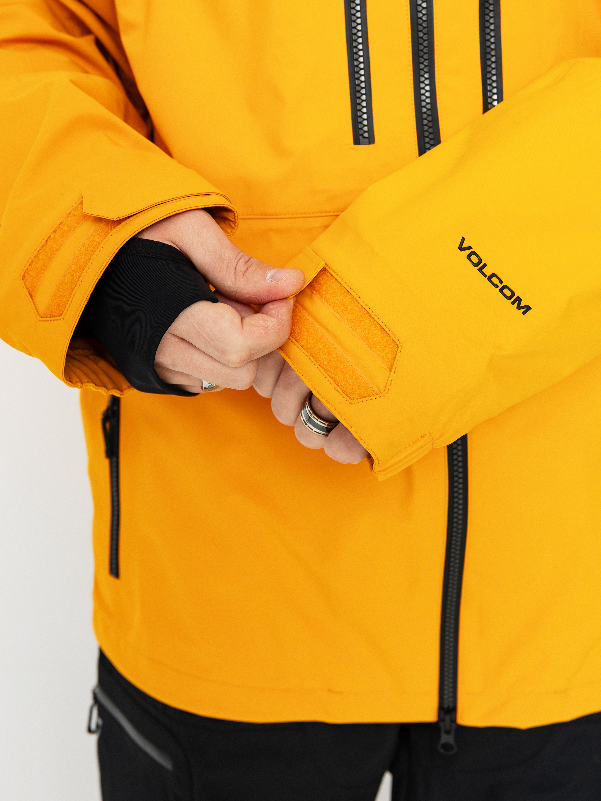 Mens Volcom Guide Gore Tex Snowboard jacket (gold)