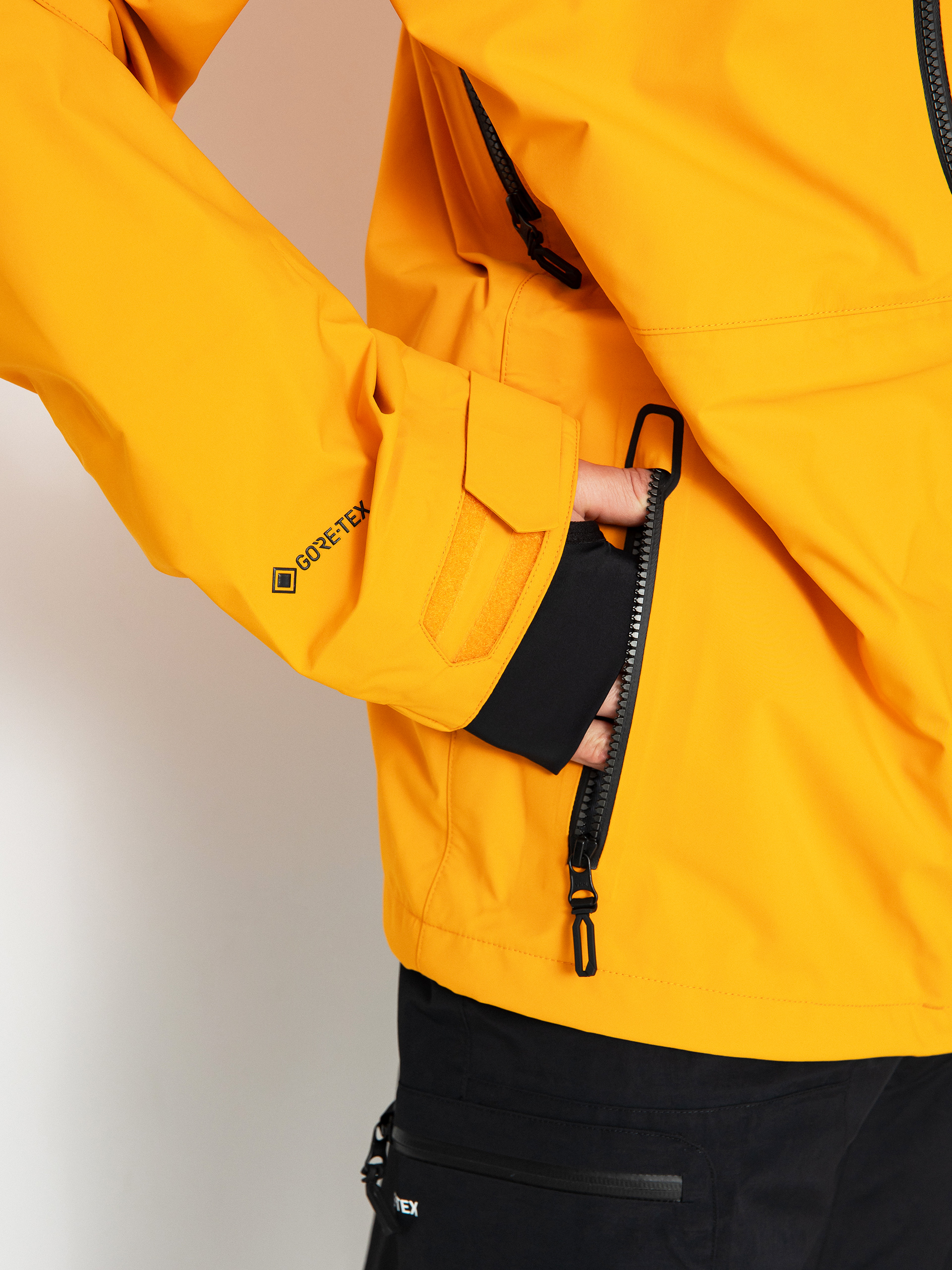 Mens Volcom Guide Gore Tex Snowboard jacket (gold)