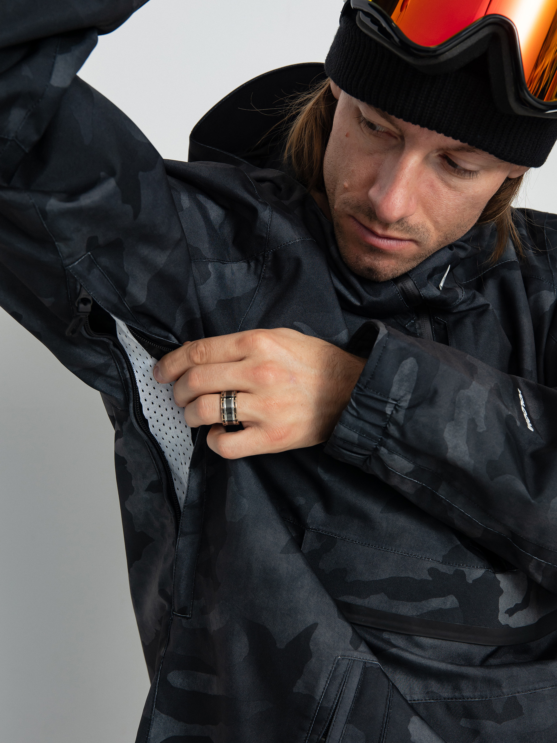 Mens Volcom Brighton Pullover Snowboard jacket (black camo)