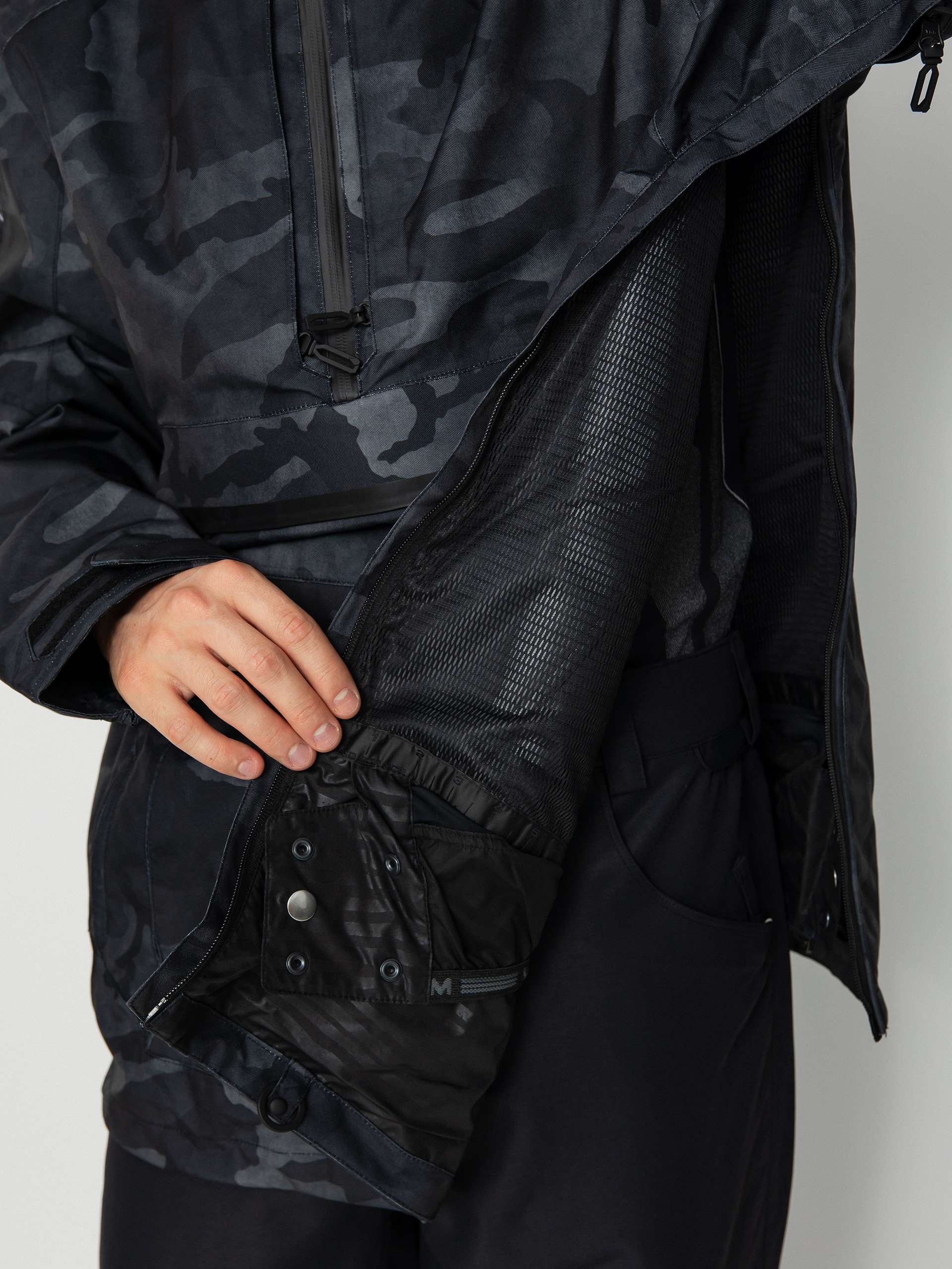 Mens Volcom Brighton Pullover Snowboard jacket (black camo)