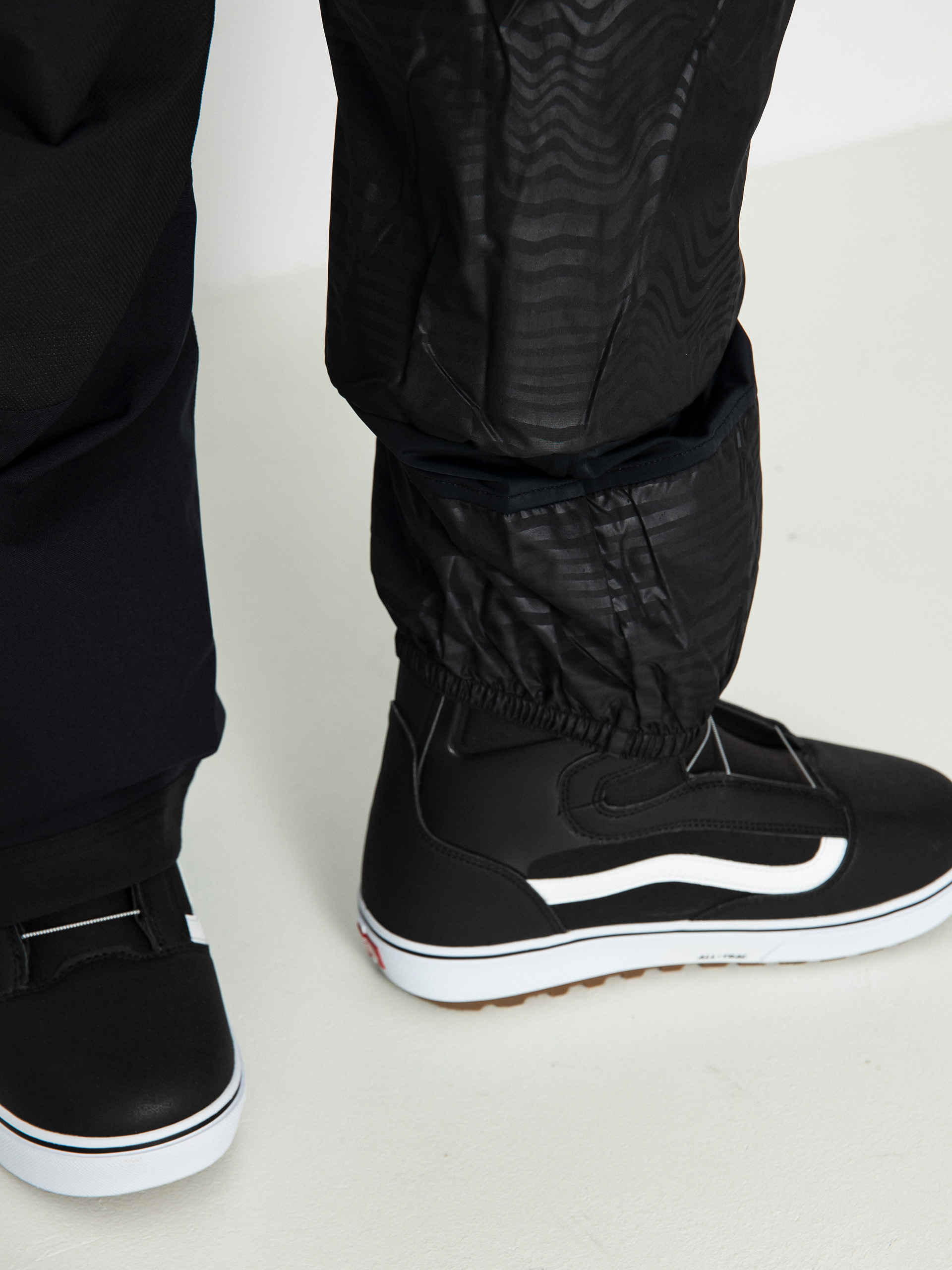 Volcom Nwrk Baggy Snowboard pants - black (black)