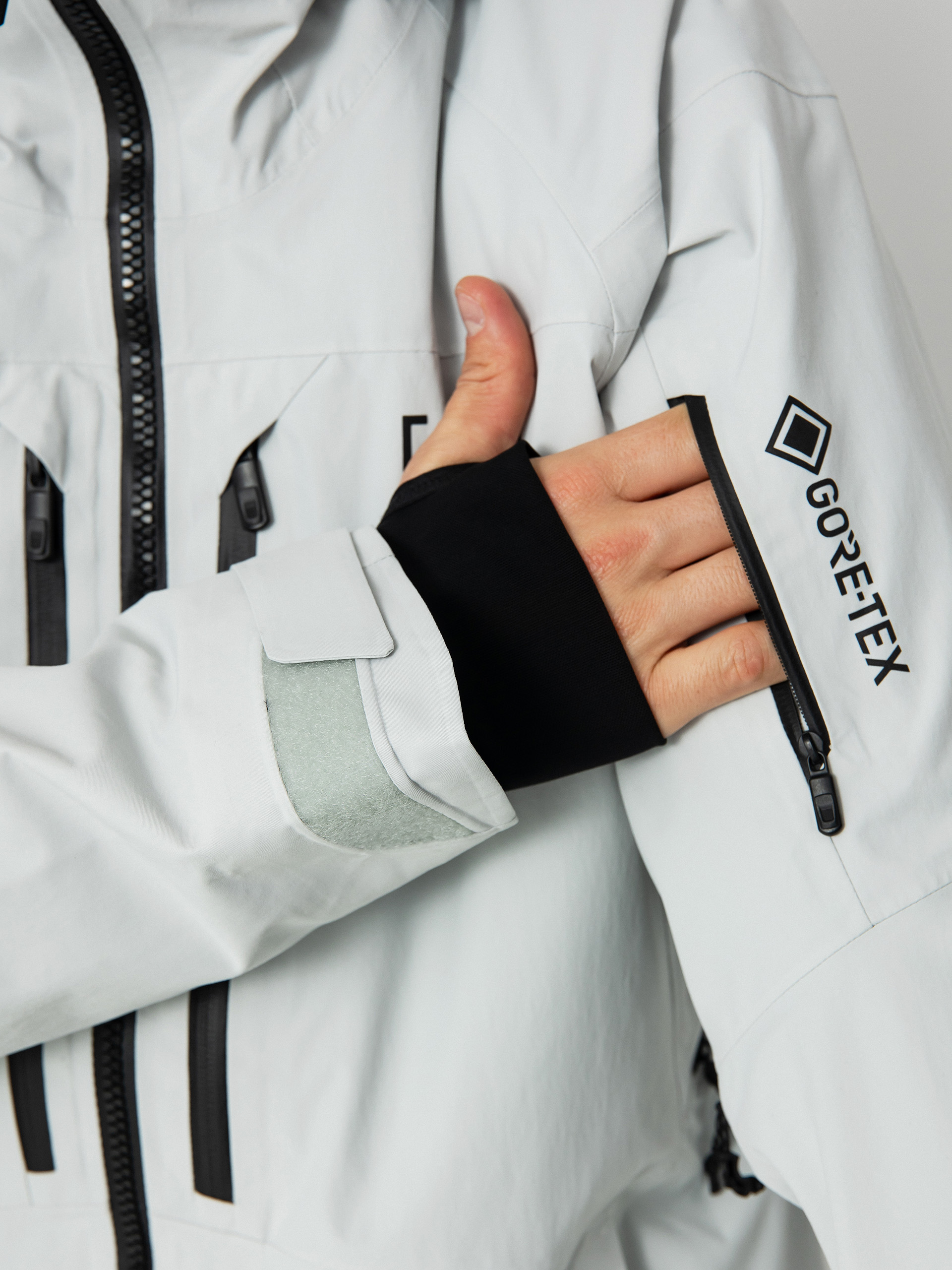 Mens Burton Ak Gore Tex Cyclic Snowboard jacket (gray cloud)