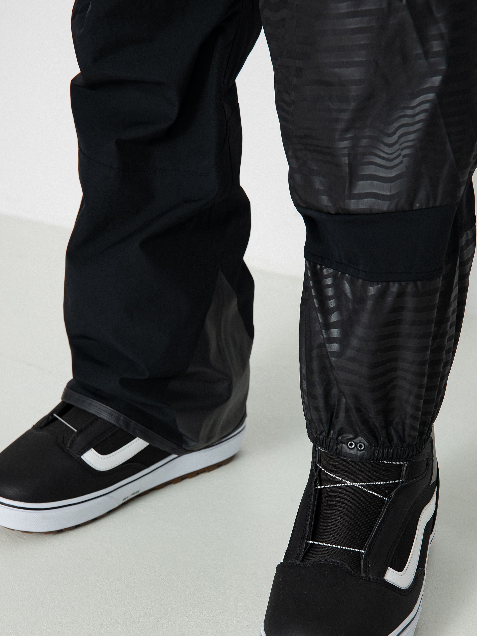Volcom Rain Gore Tex Bib Overall Snowboard pants - black (black)