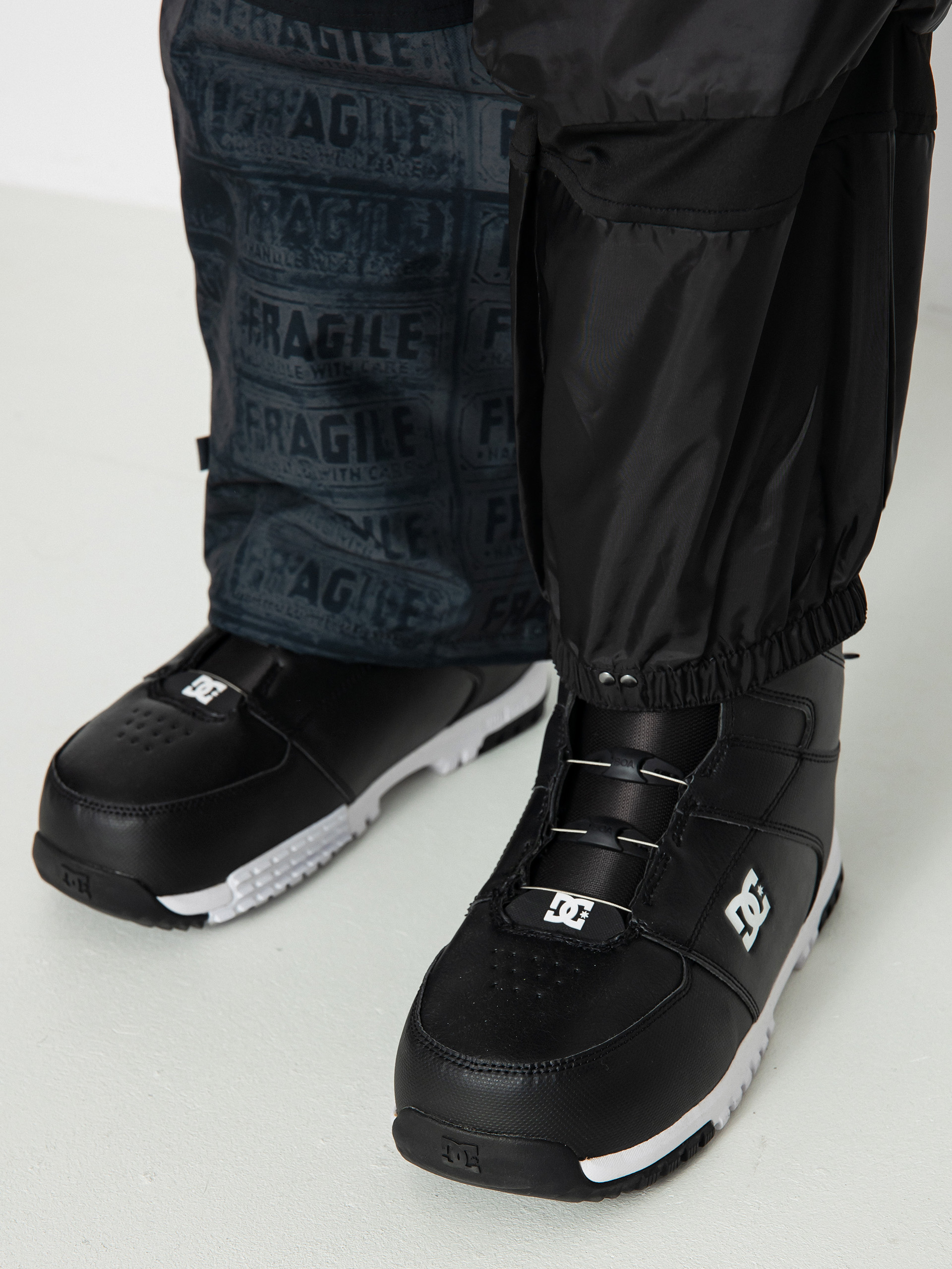 Mens DC Aw Shadow Bib Snowboard pants (black fragile)