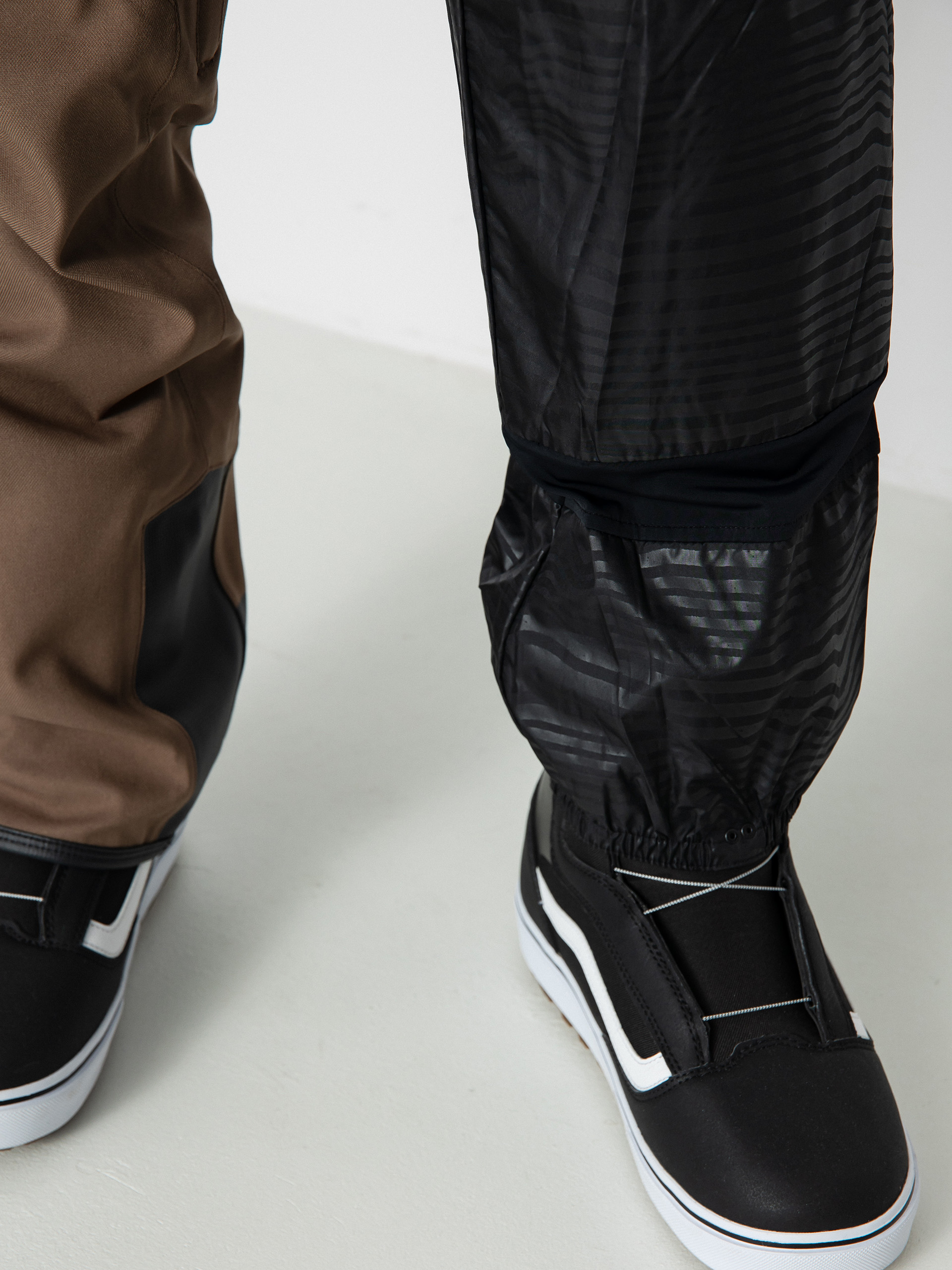 Mens Volcom New Articulated Snowboard pants (teak)