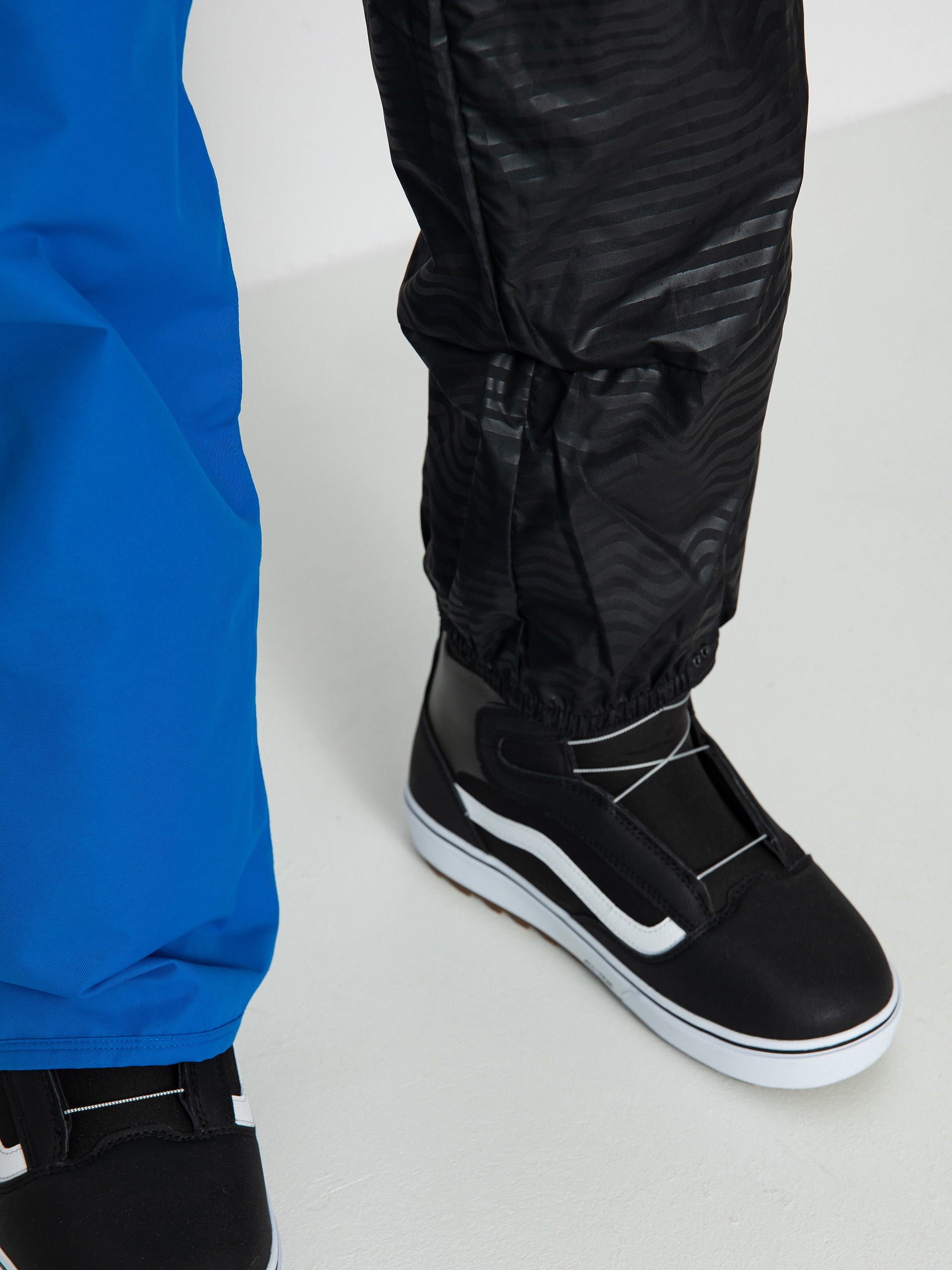 Mens Volcom 5 Pocket Snowboard pants (electric blue)