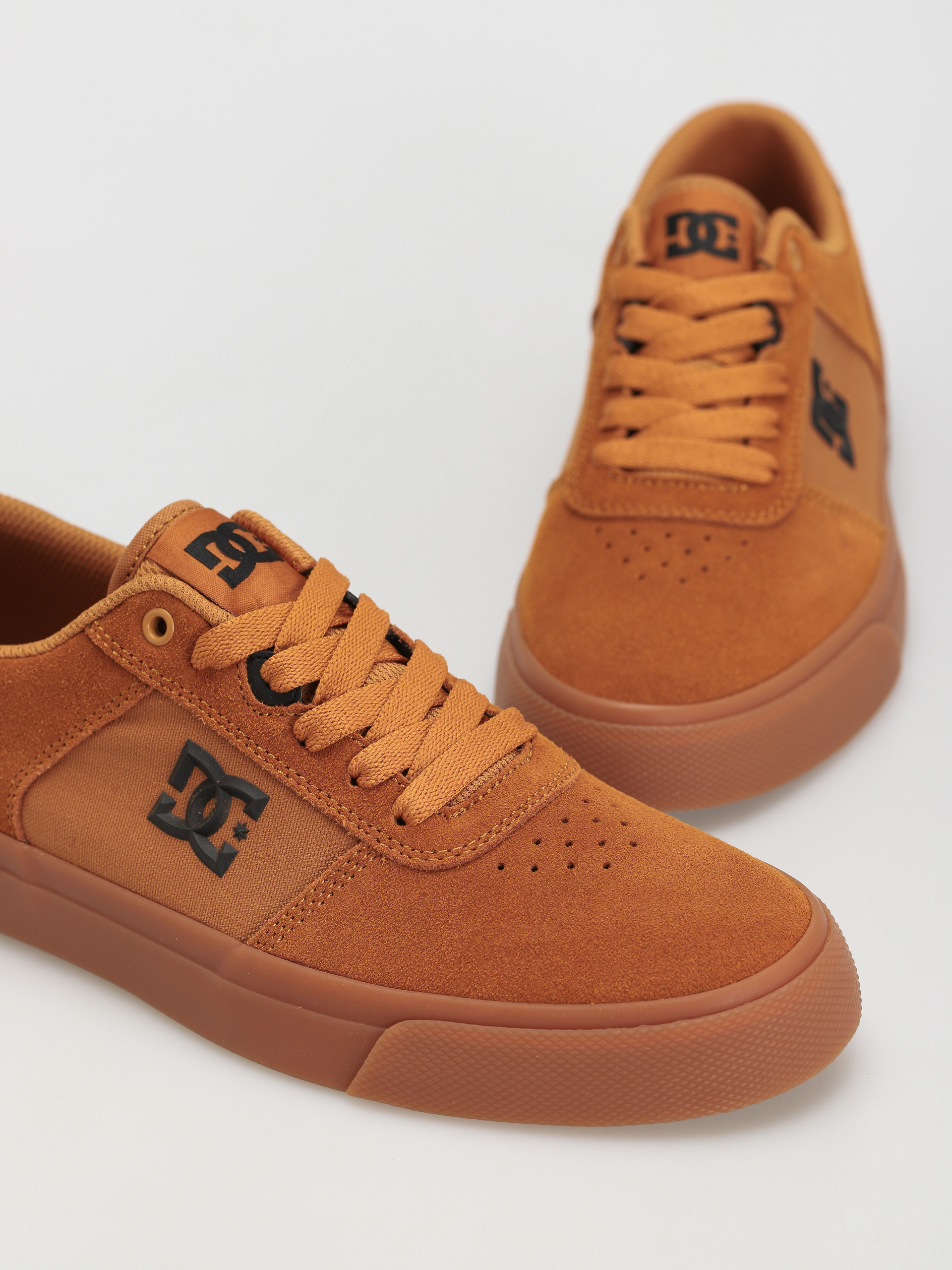 DC Teknic Shoes (dark chocolate/wheat)