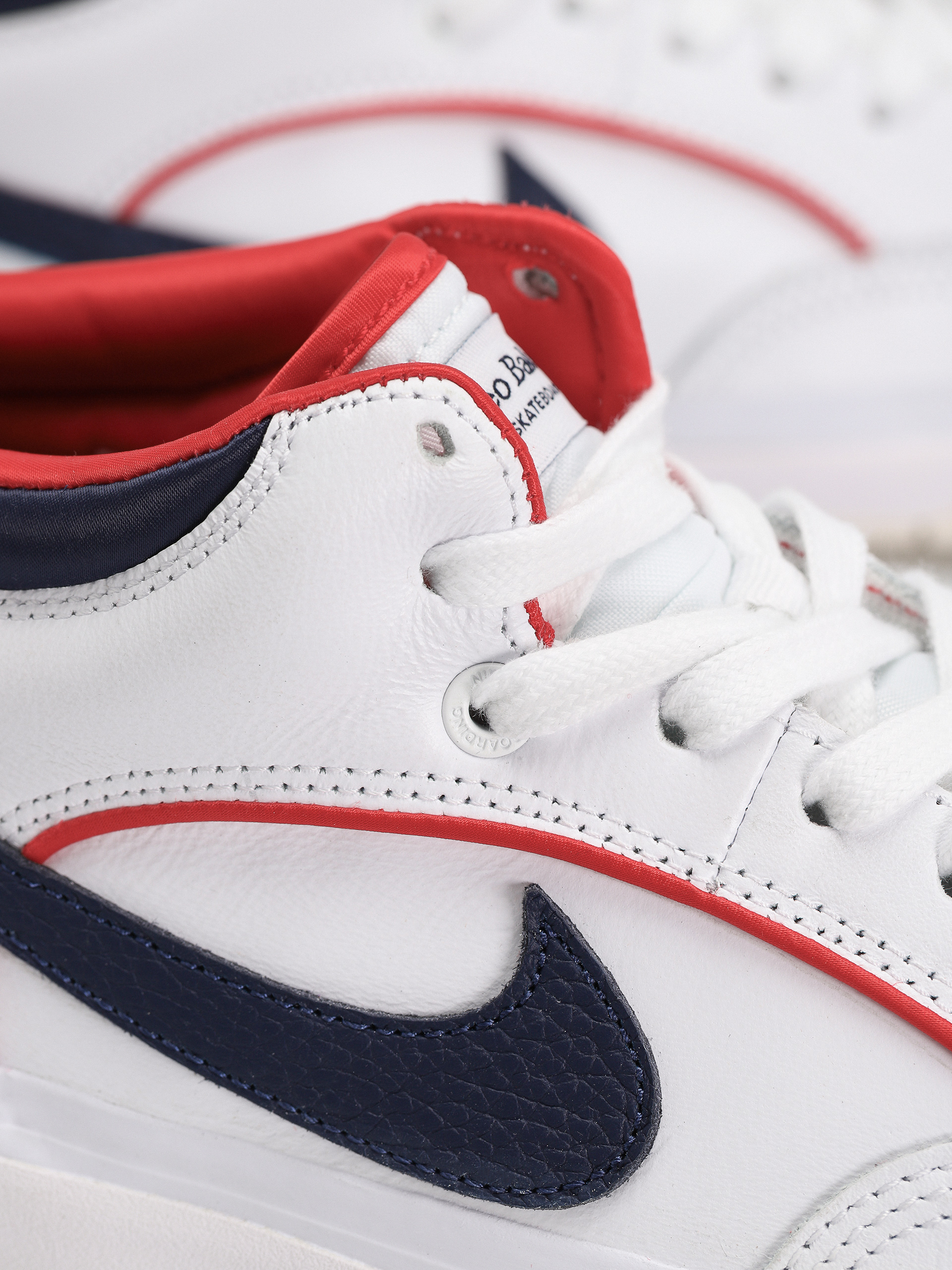 Nike SB React Leo Premium Schuhe (white/midnight navy university red white)