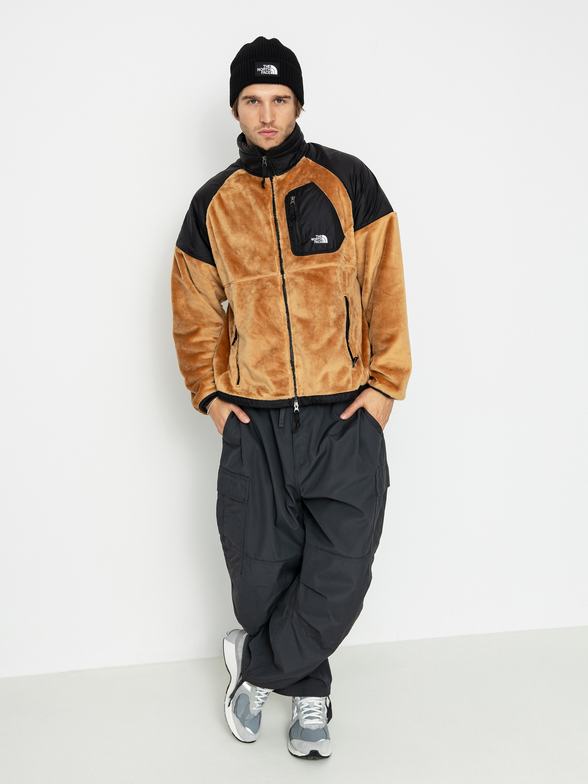 The North Face Versa Velour Jacket (almond butter/tnf black)